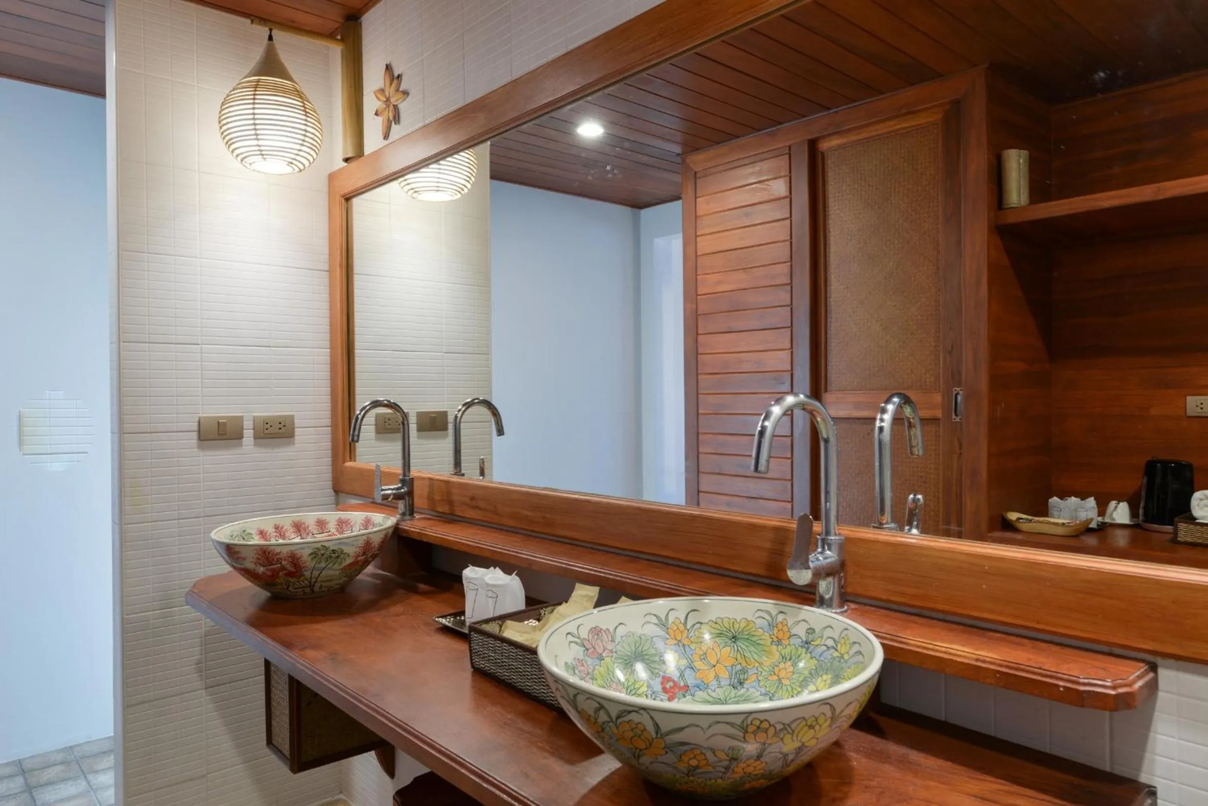 Bathroom in PingChan Koh Phangan Beachfront Resort