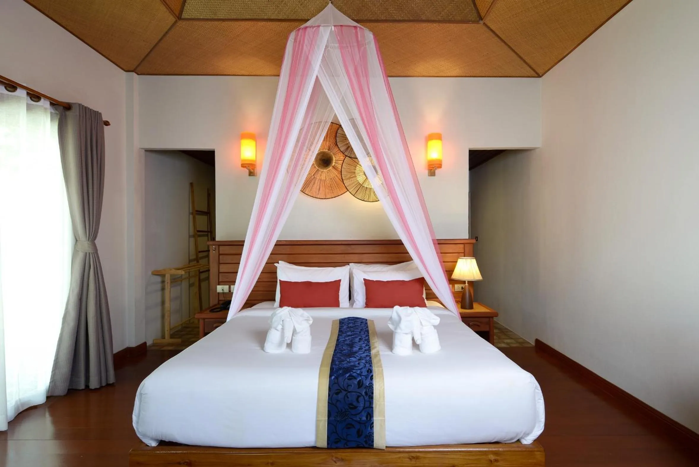 Bedroom, Bed in PingChan Koh Phangan Beachfront Resort