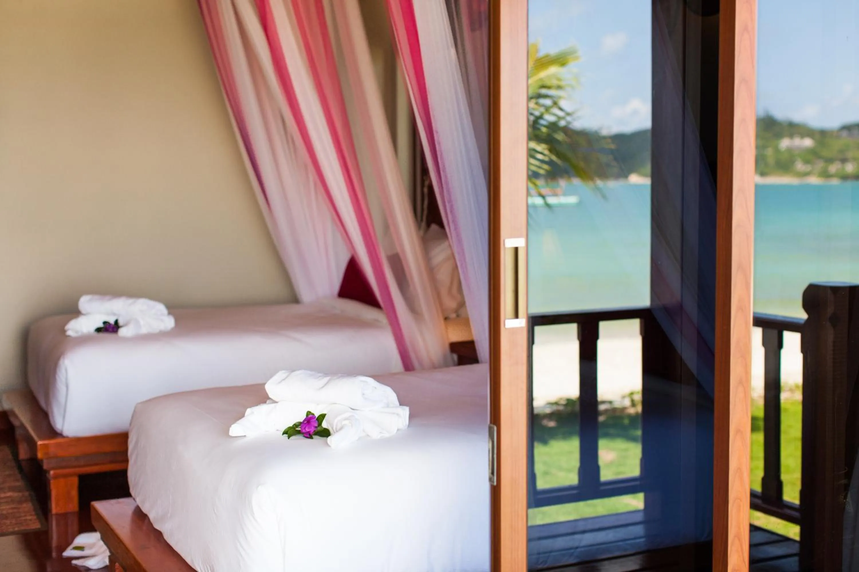 Decorative detail, Bed in PingChan Koh Phangan Beachfront Resort