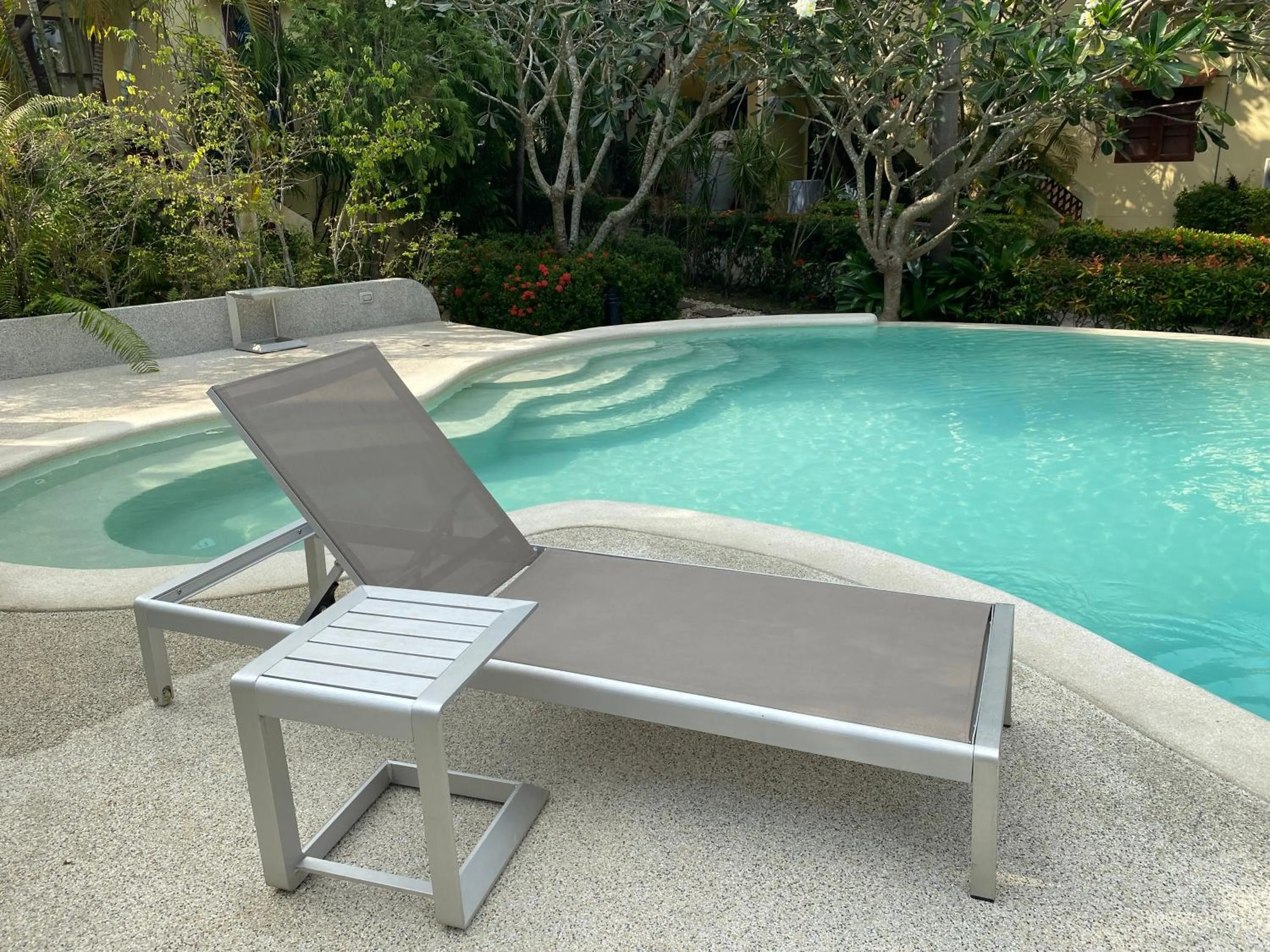 Swimming pool in Samui Green Life