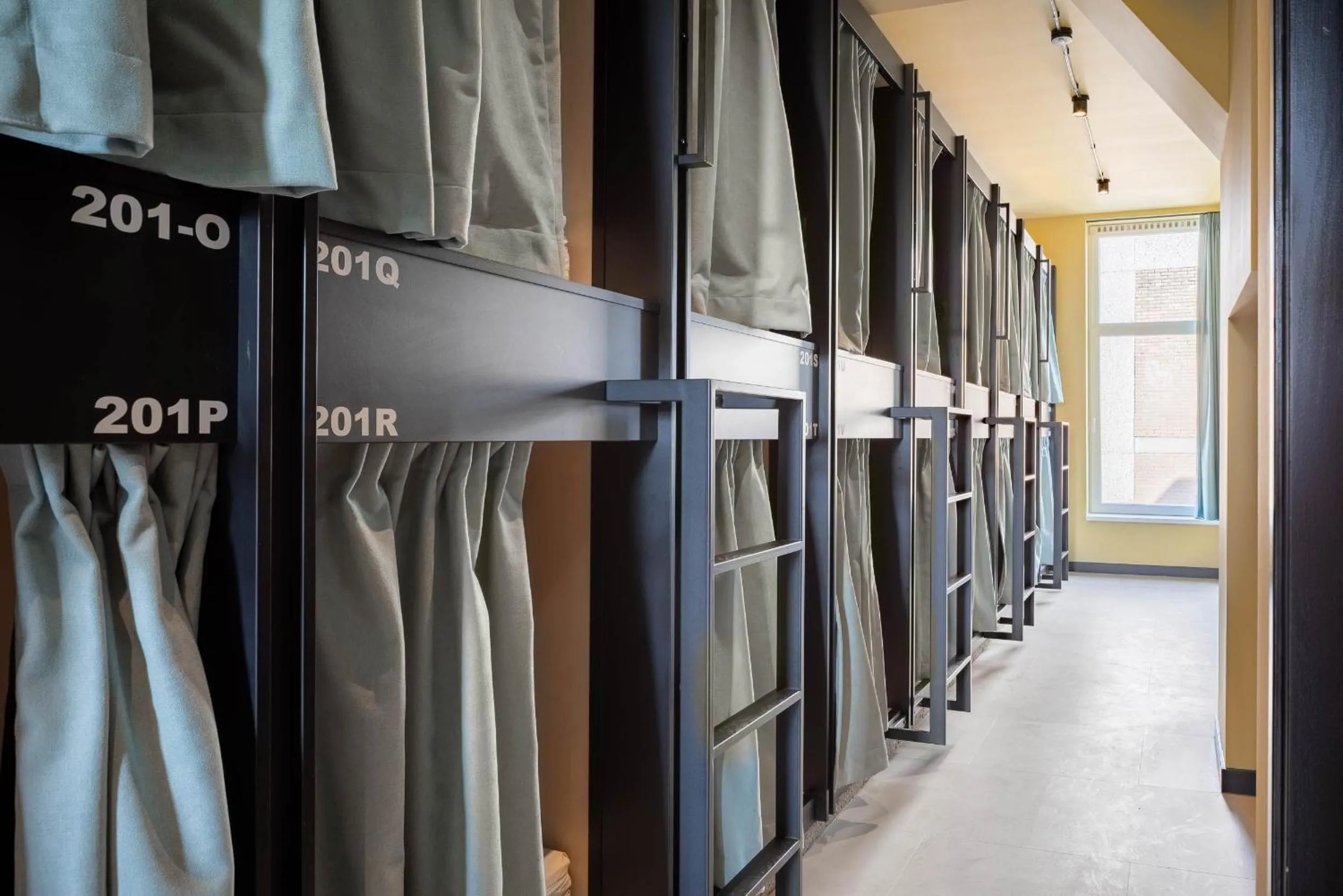 Mixed Pod Dorm in CoolDocks