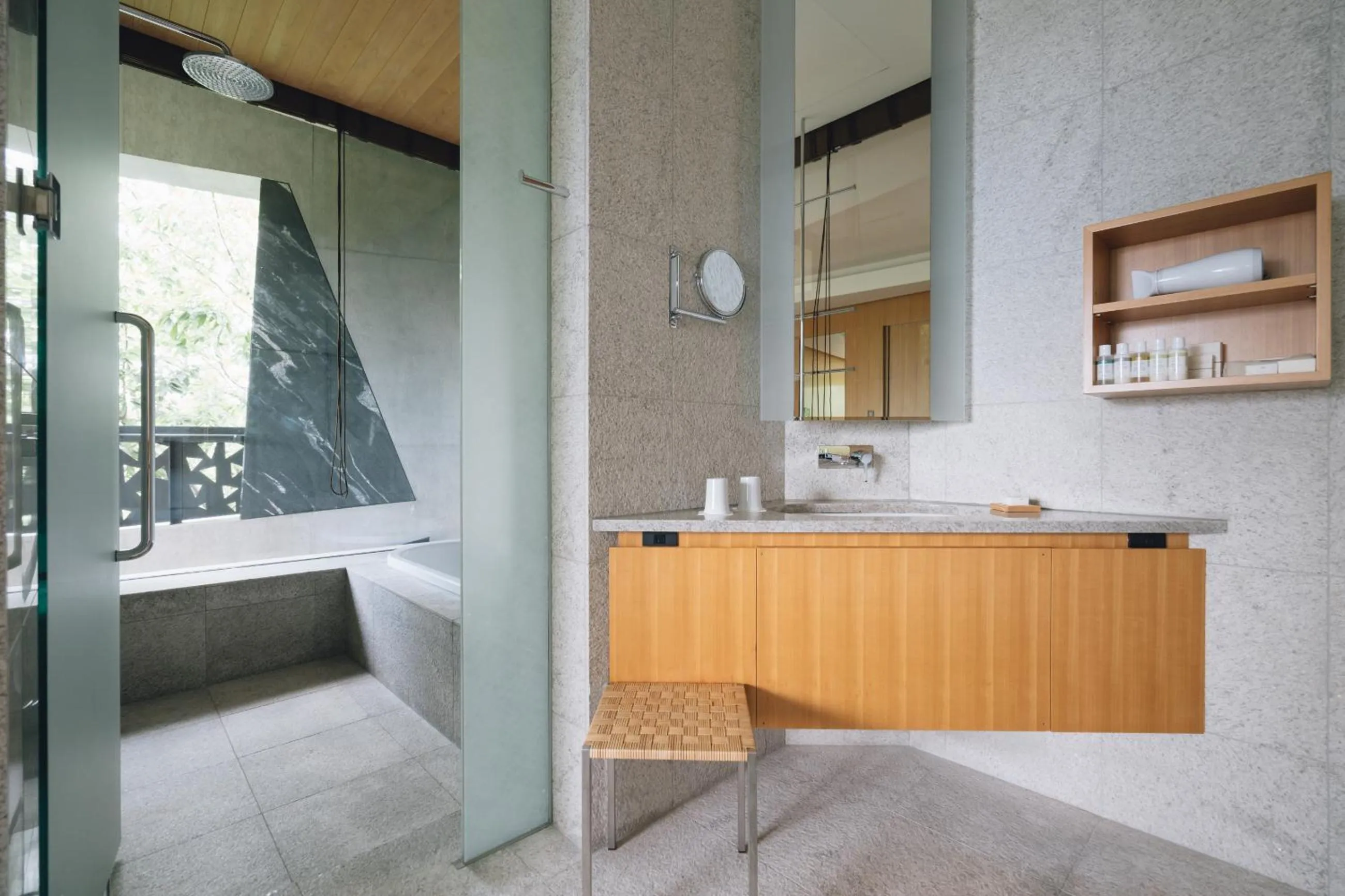 Bathroom, Bed in HOTEL KEYFOREST HOKUTO