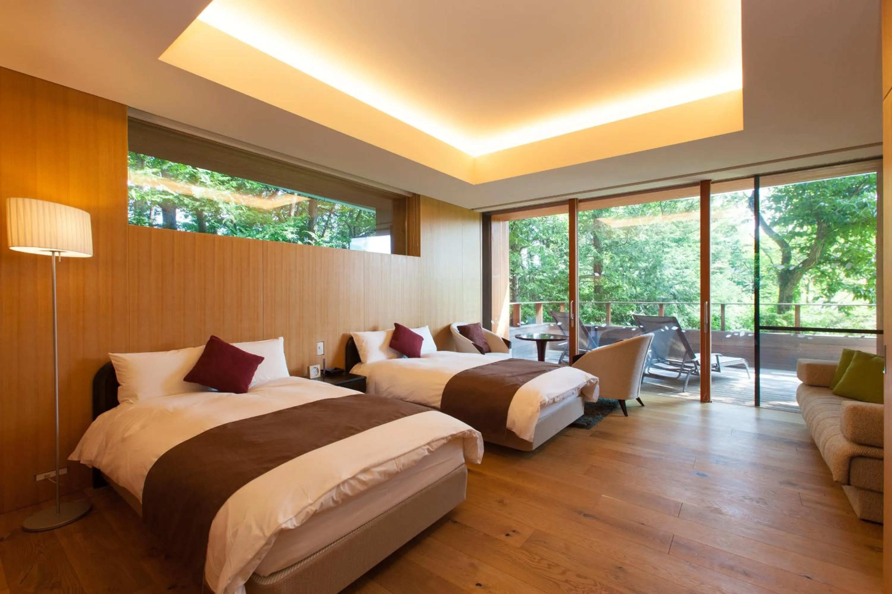 Garden view, Bed in HOTEL KEYFOREST HOKUTO