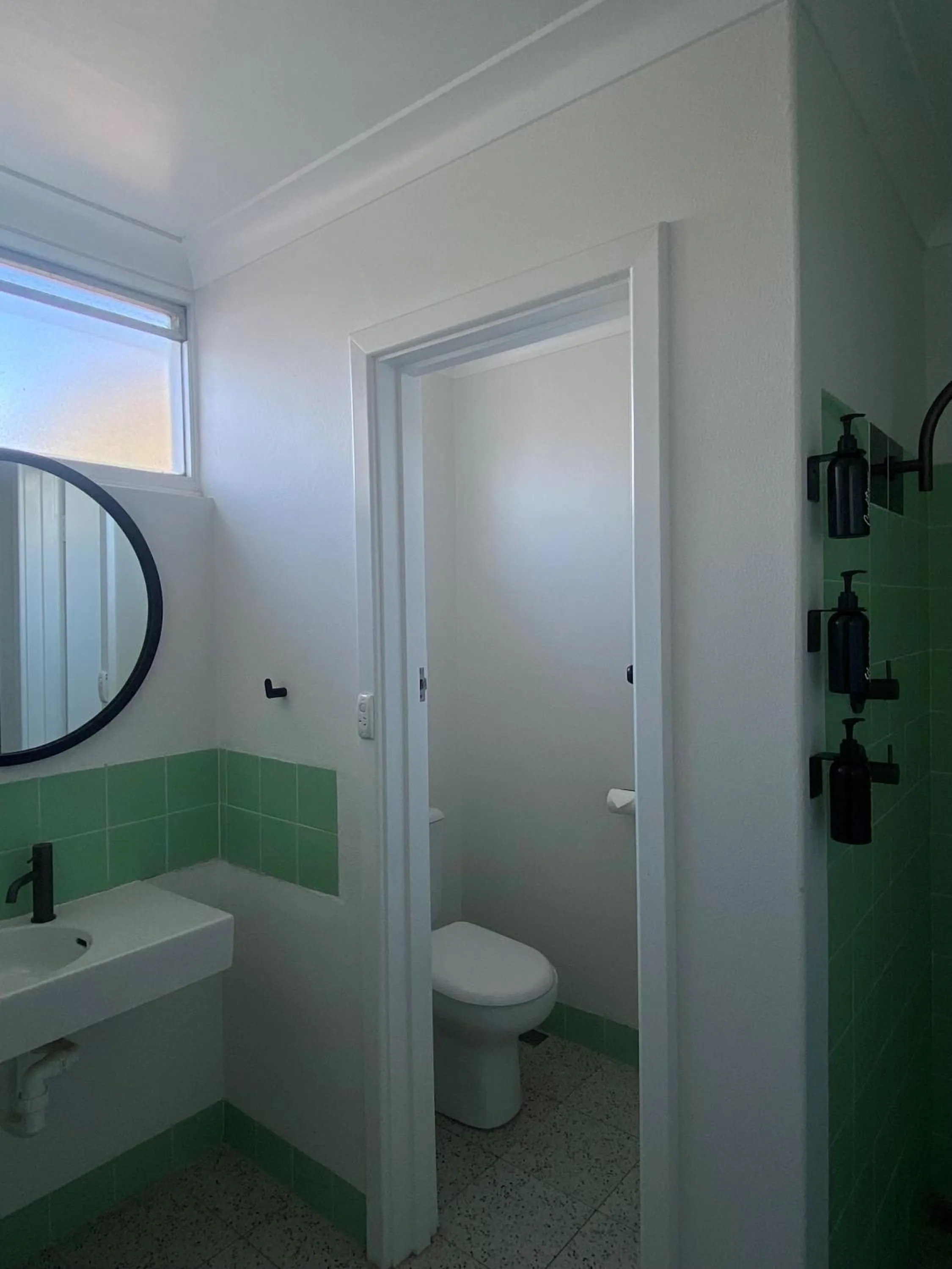 Bathroom in Paradise Motel Busselton