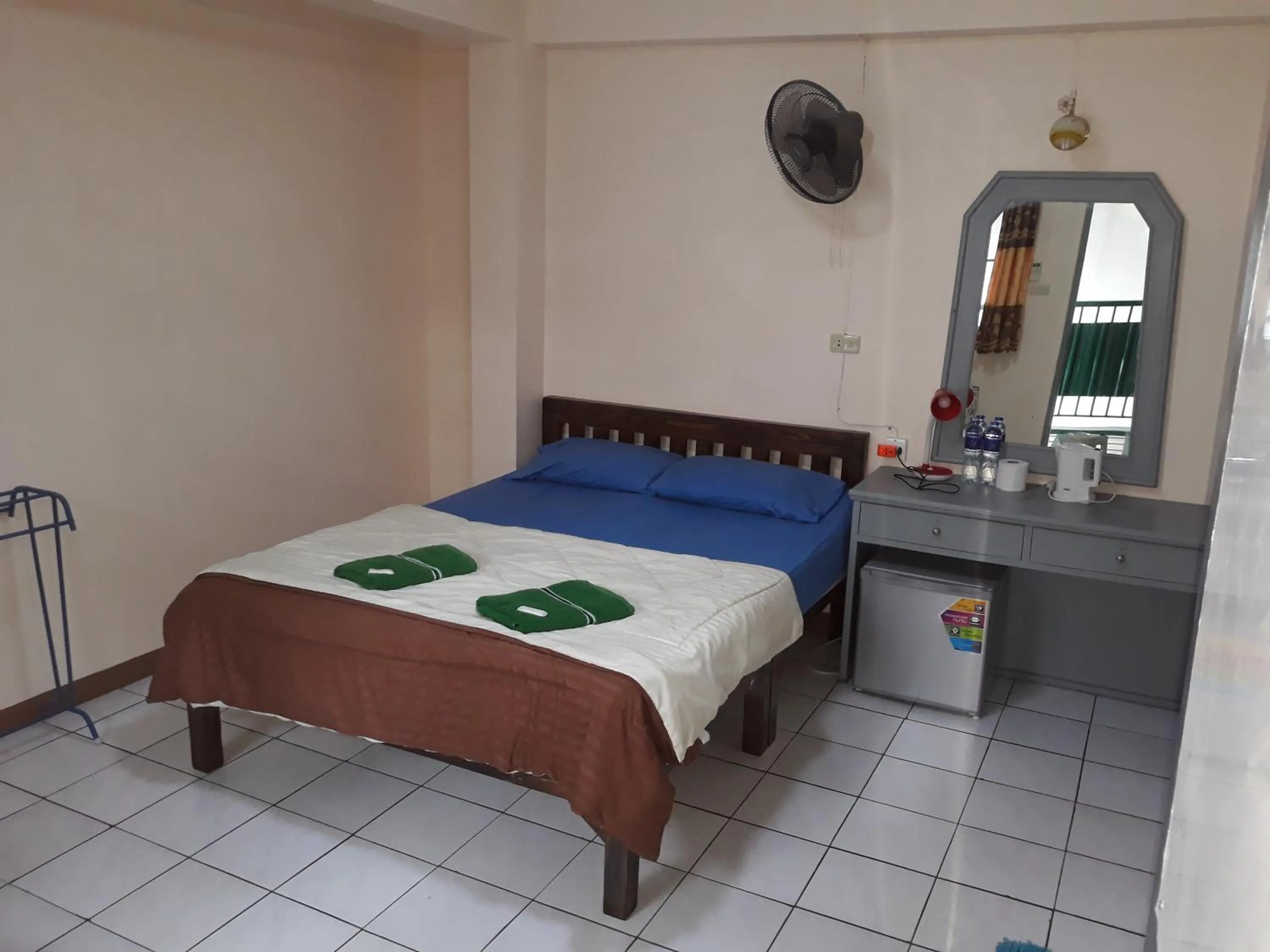 Photo of the whole room, Bed in Dutch Guest้้house Chiang Mai