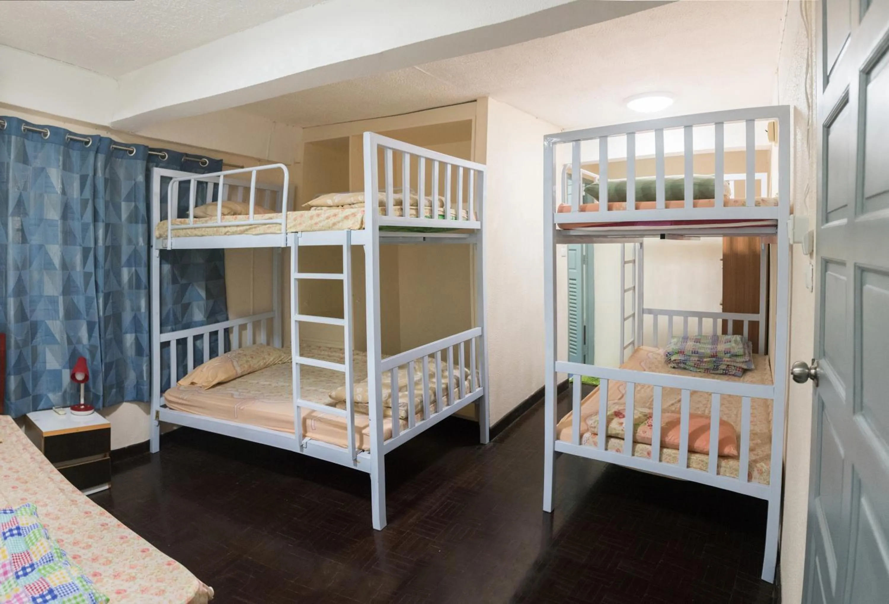 Photo of the whole room, Bed in Dutch Guest้้house Chiang Mai