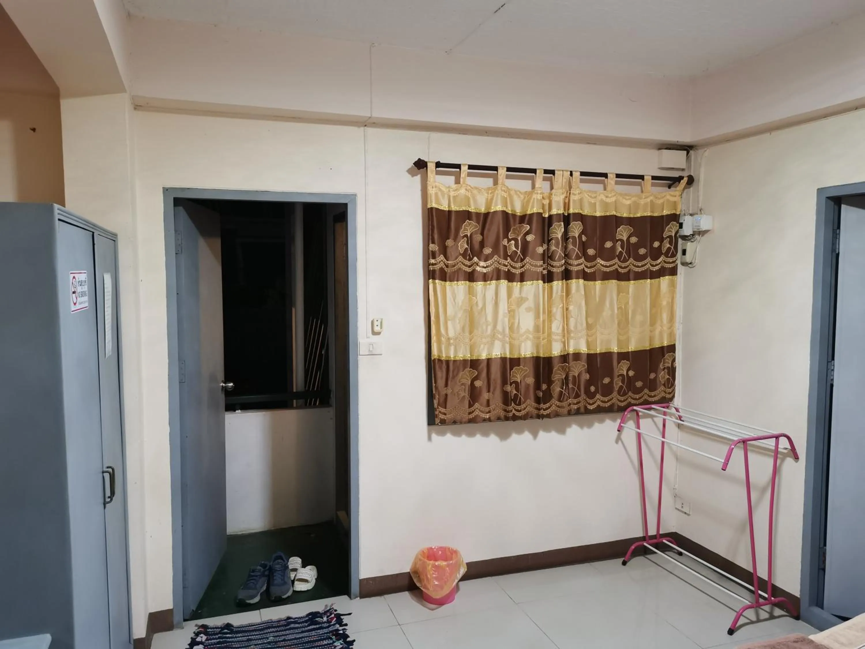 Facade/entrance in Dutch Guest้้house Chiang Mai