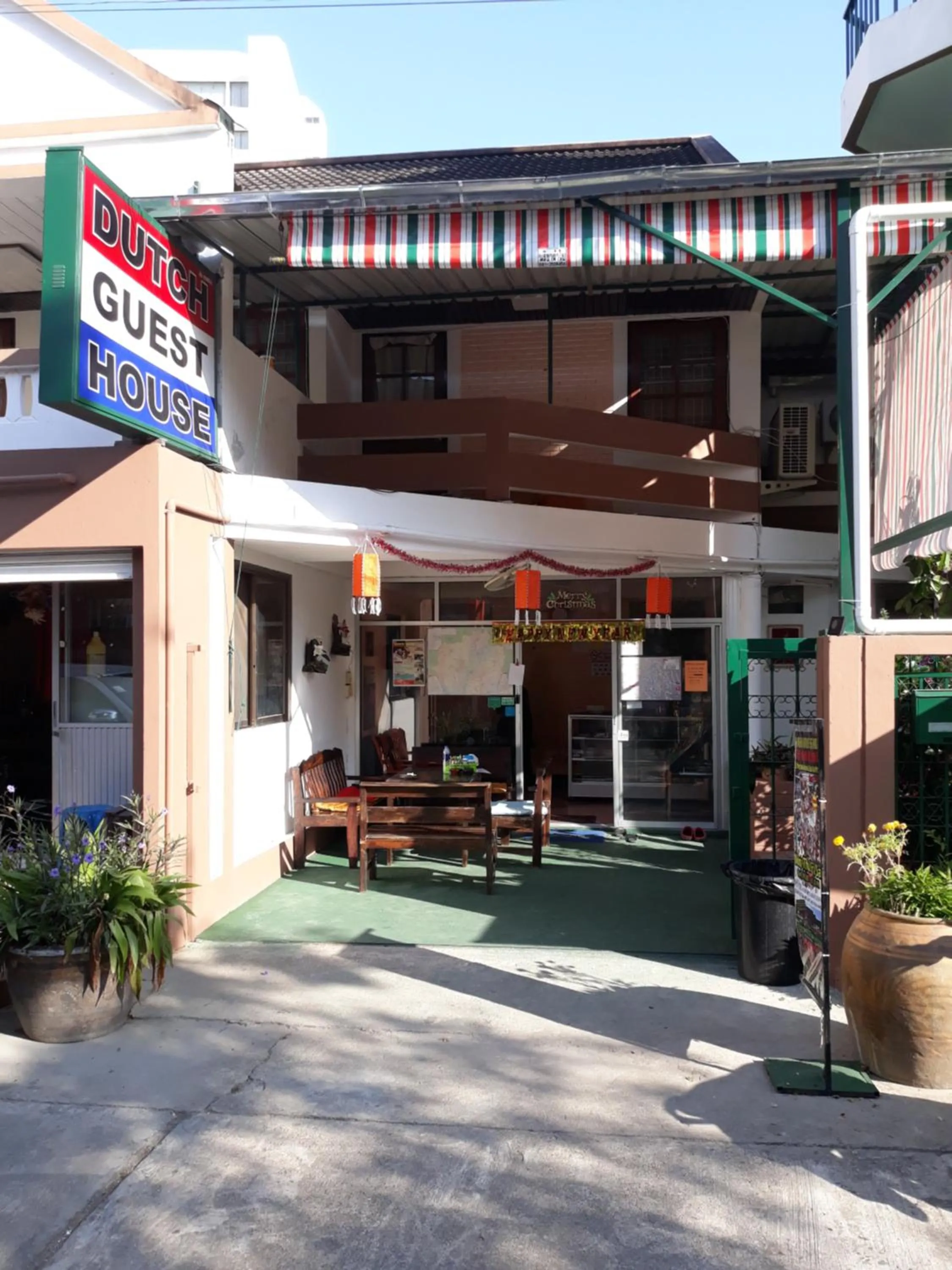 Property building in Dutch Guest้้house Chiang Mai