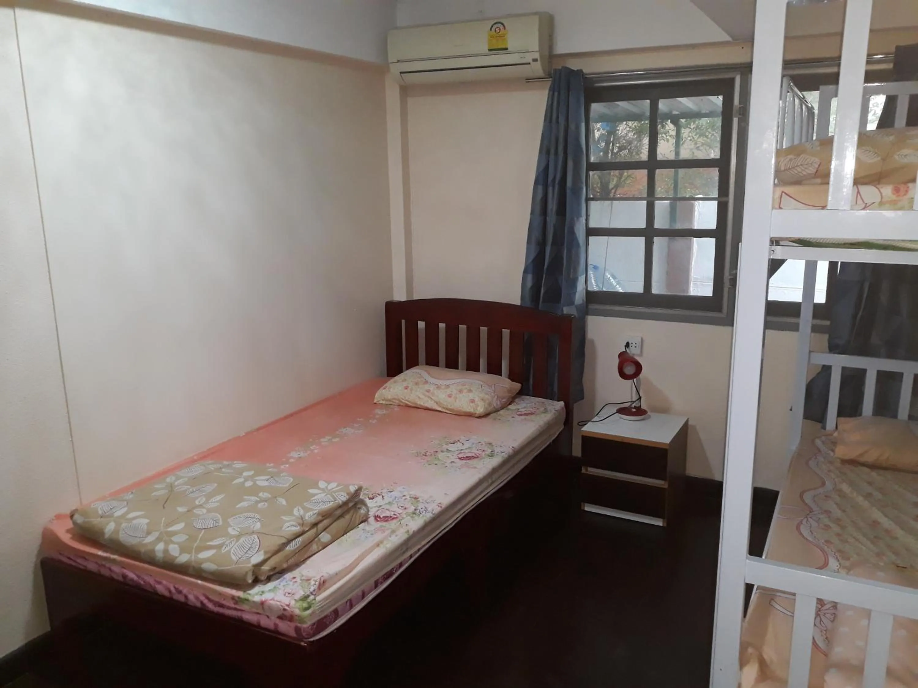 Bed in Dutch Guest้้house Chiang Mai