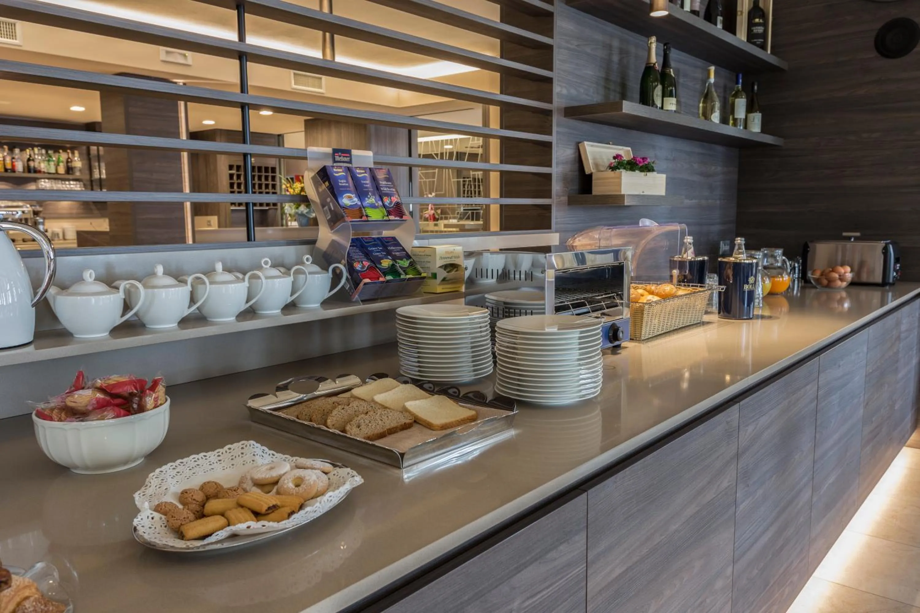 Food and drinks in Hotel Veronesi