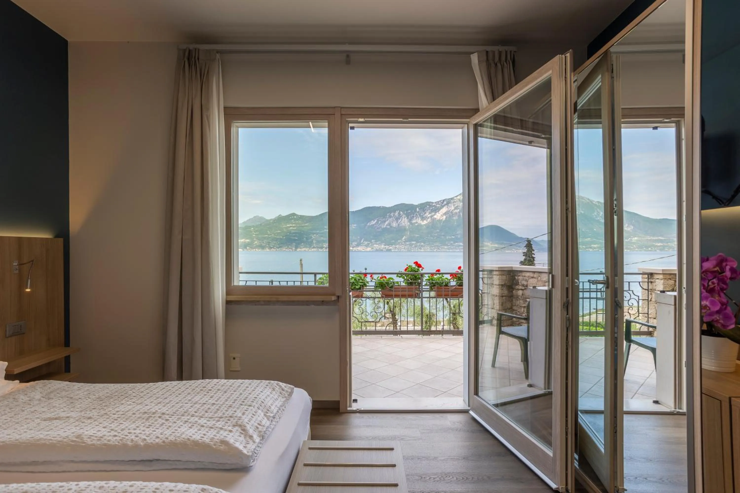 Balcony/Terrace, Bed in Hotel Veronesi