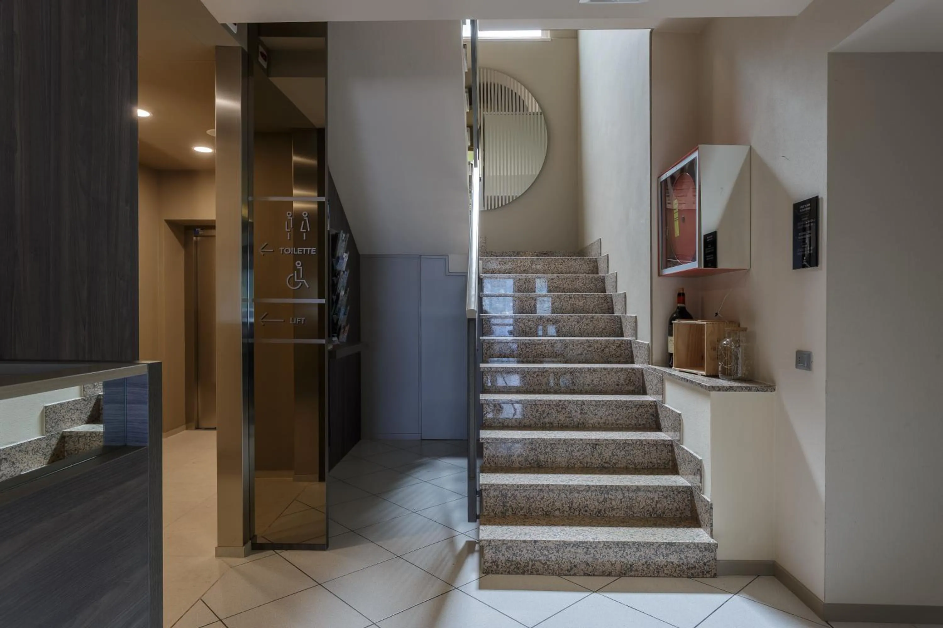 elevator in Hotel Veronesi