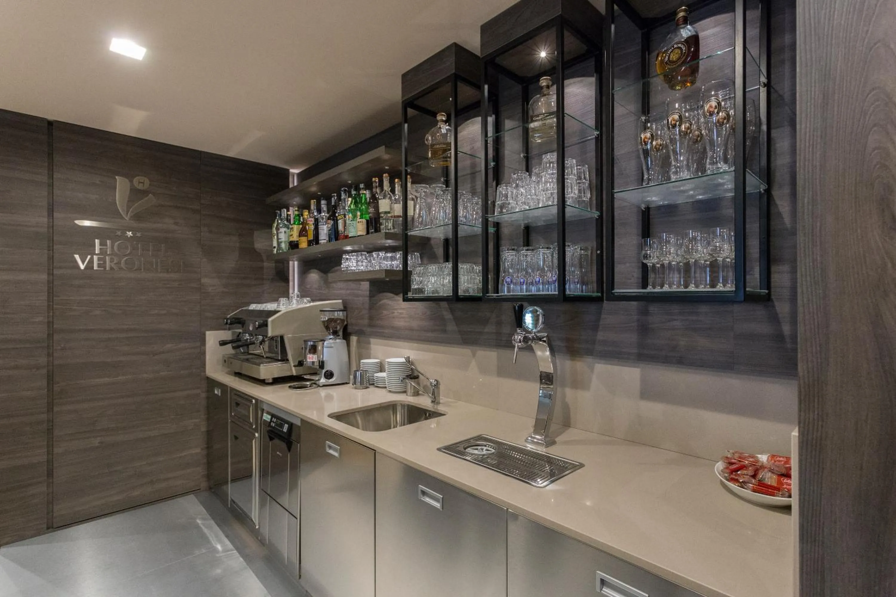 Lounge or bar in Hotel Veronesi