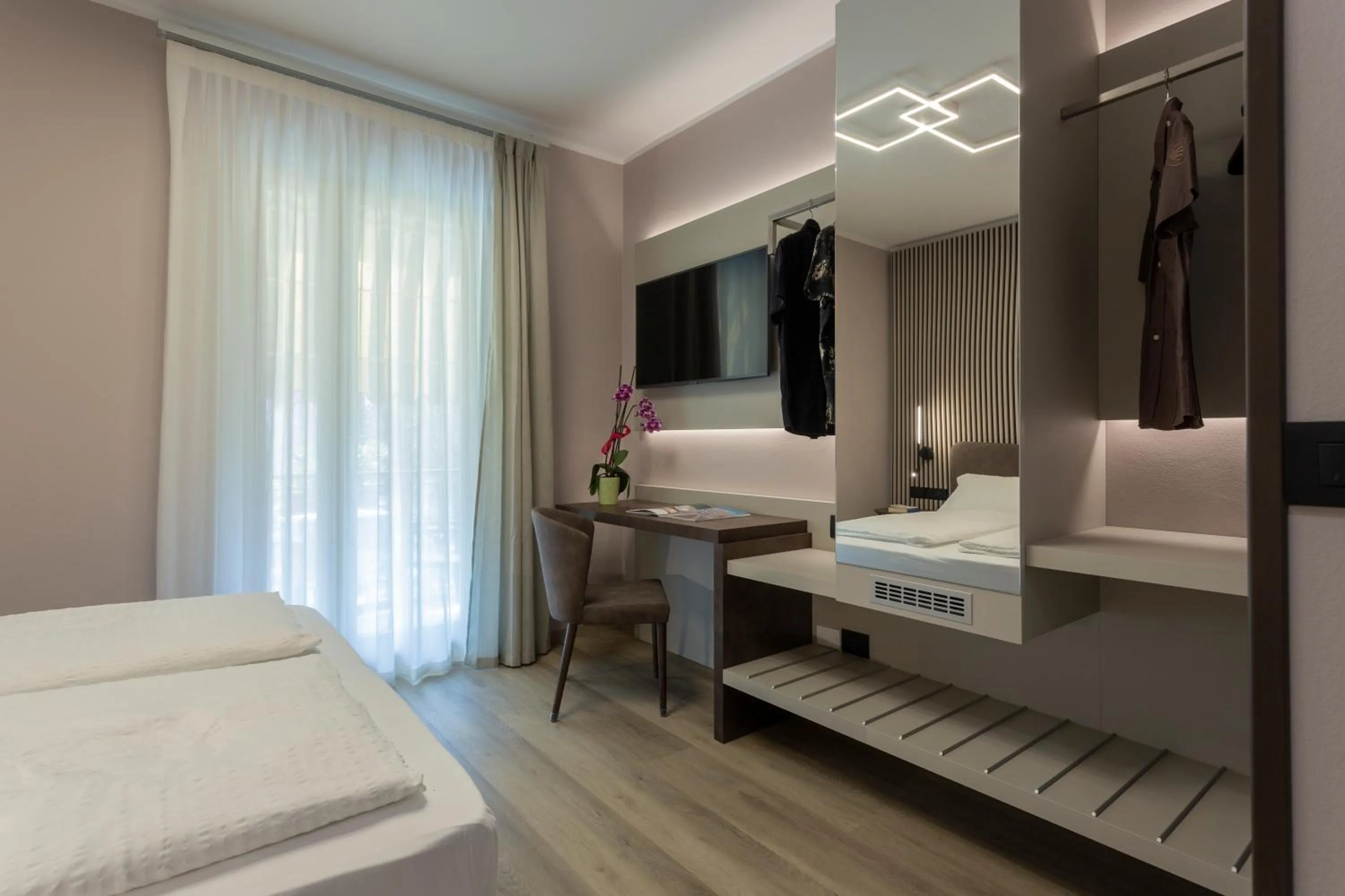 View (from property/room), Bed in Hotel Veronesi