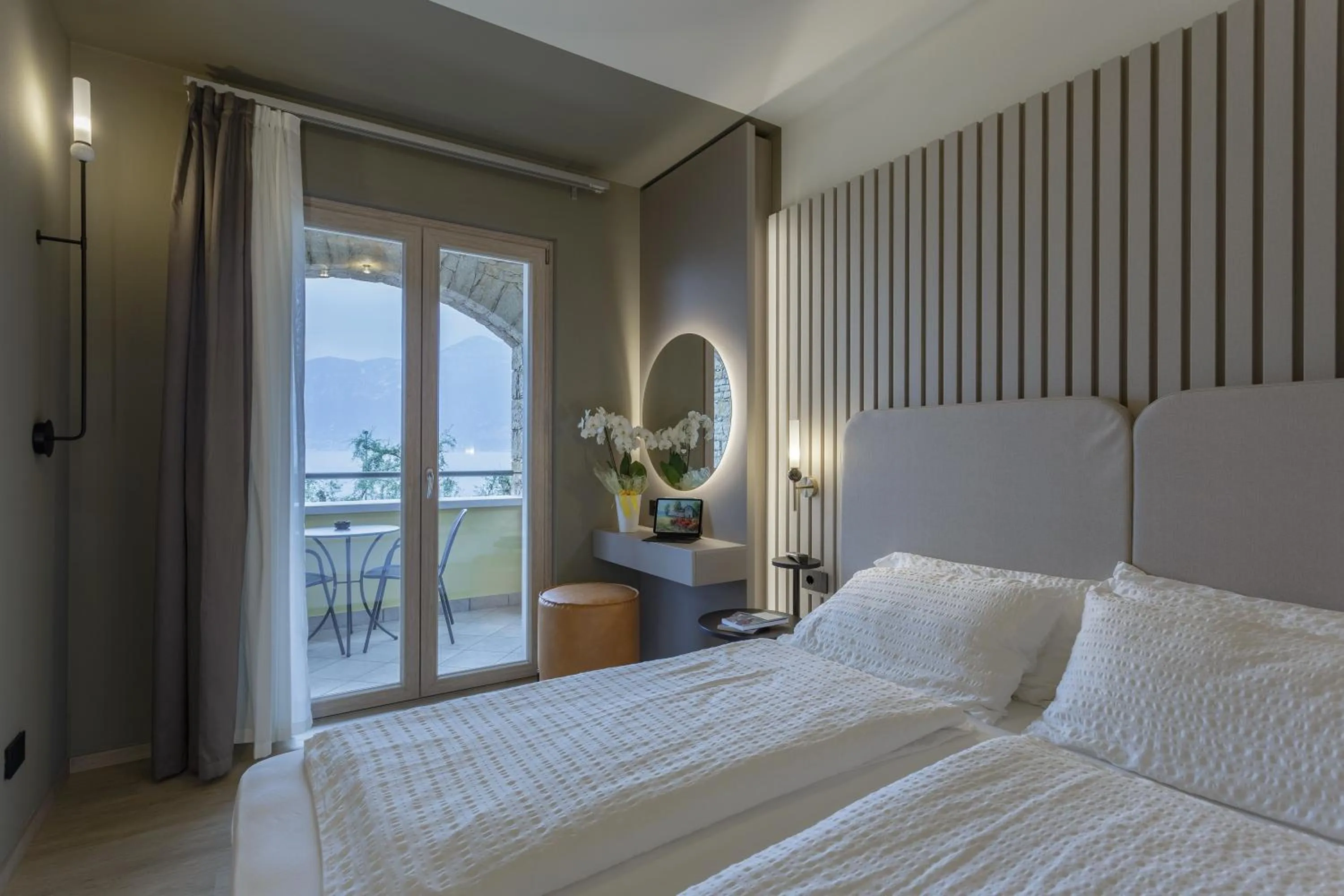 View (from property/room), Bed in Hotel Veronesi