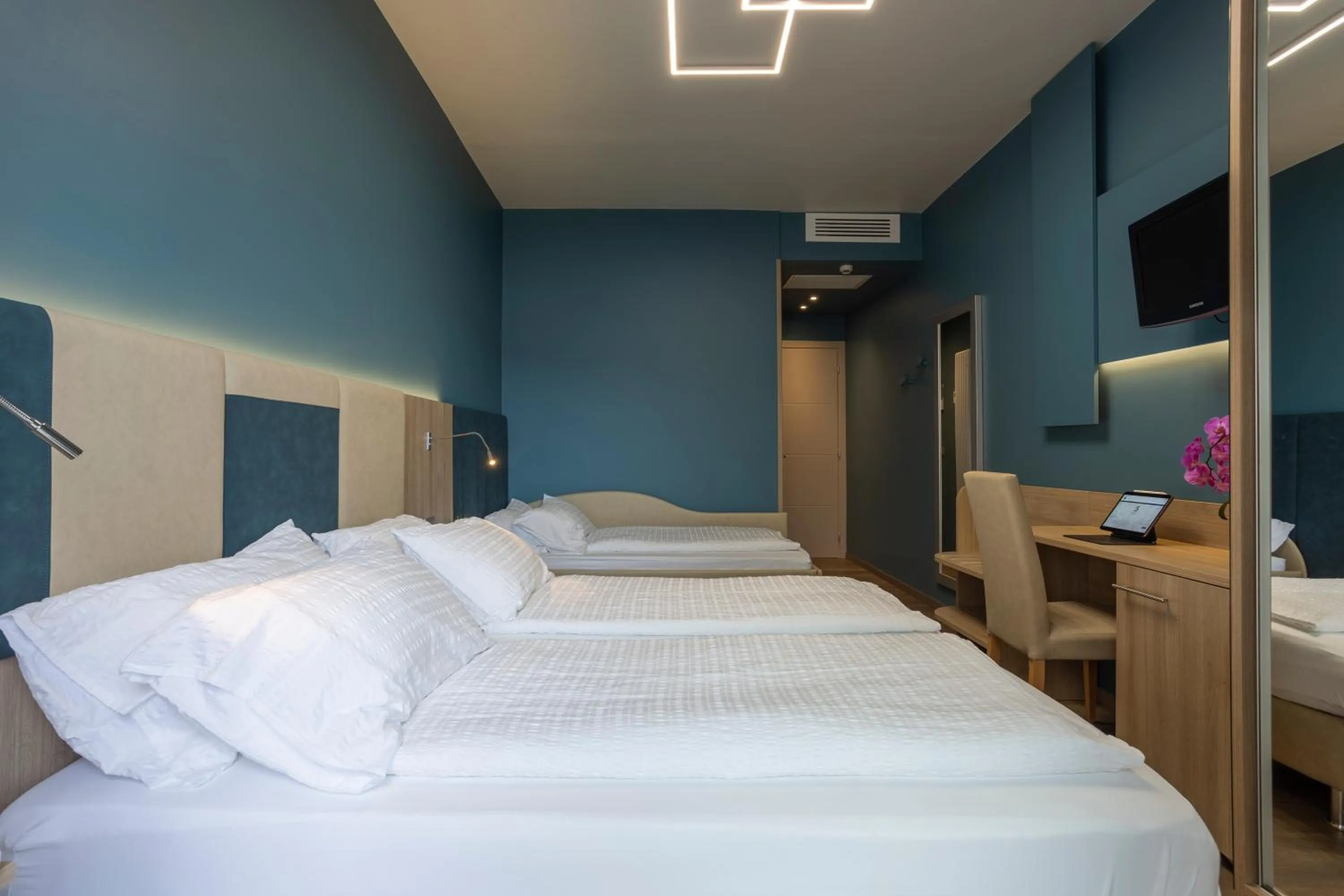 Bedroom, Bed in Hotel Veronesi