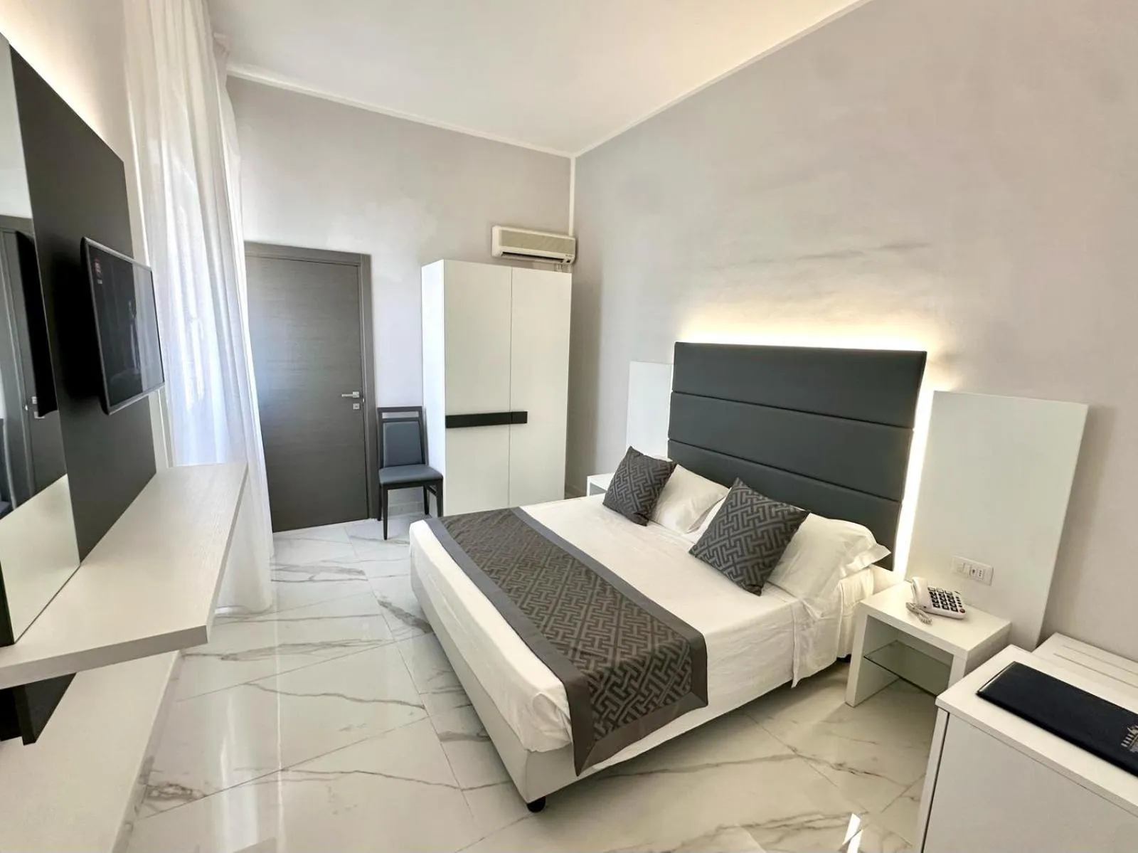 Bedroom in Hotel Blu