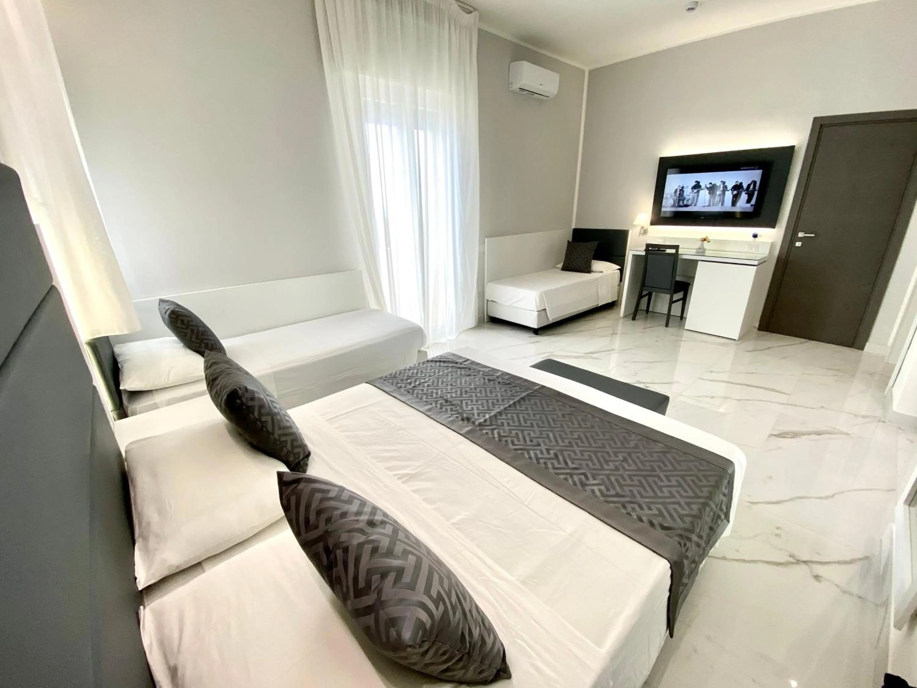 Photo of the whole room in Hotel Blu