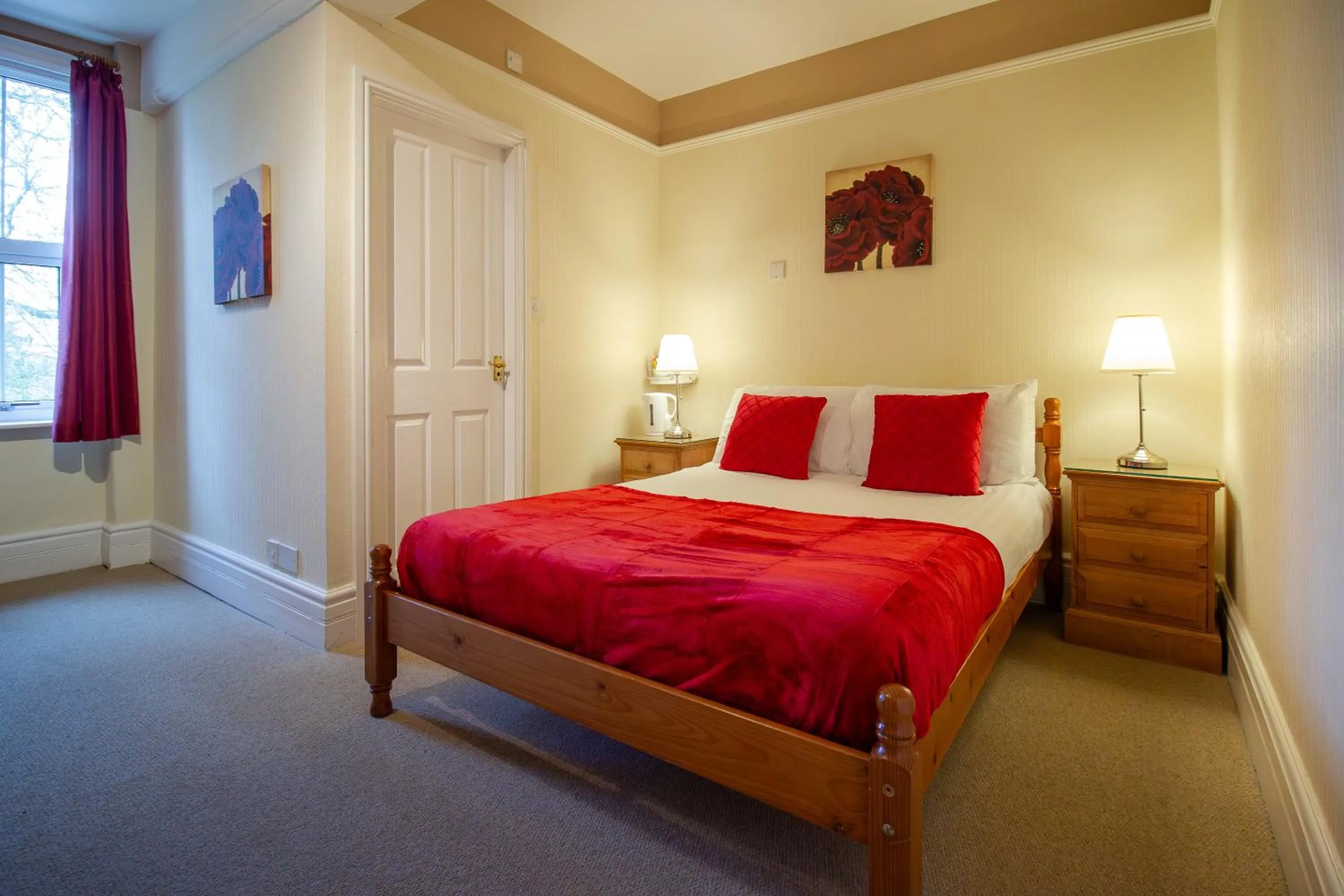Bedroom, Bed in Newton House Hotel