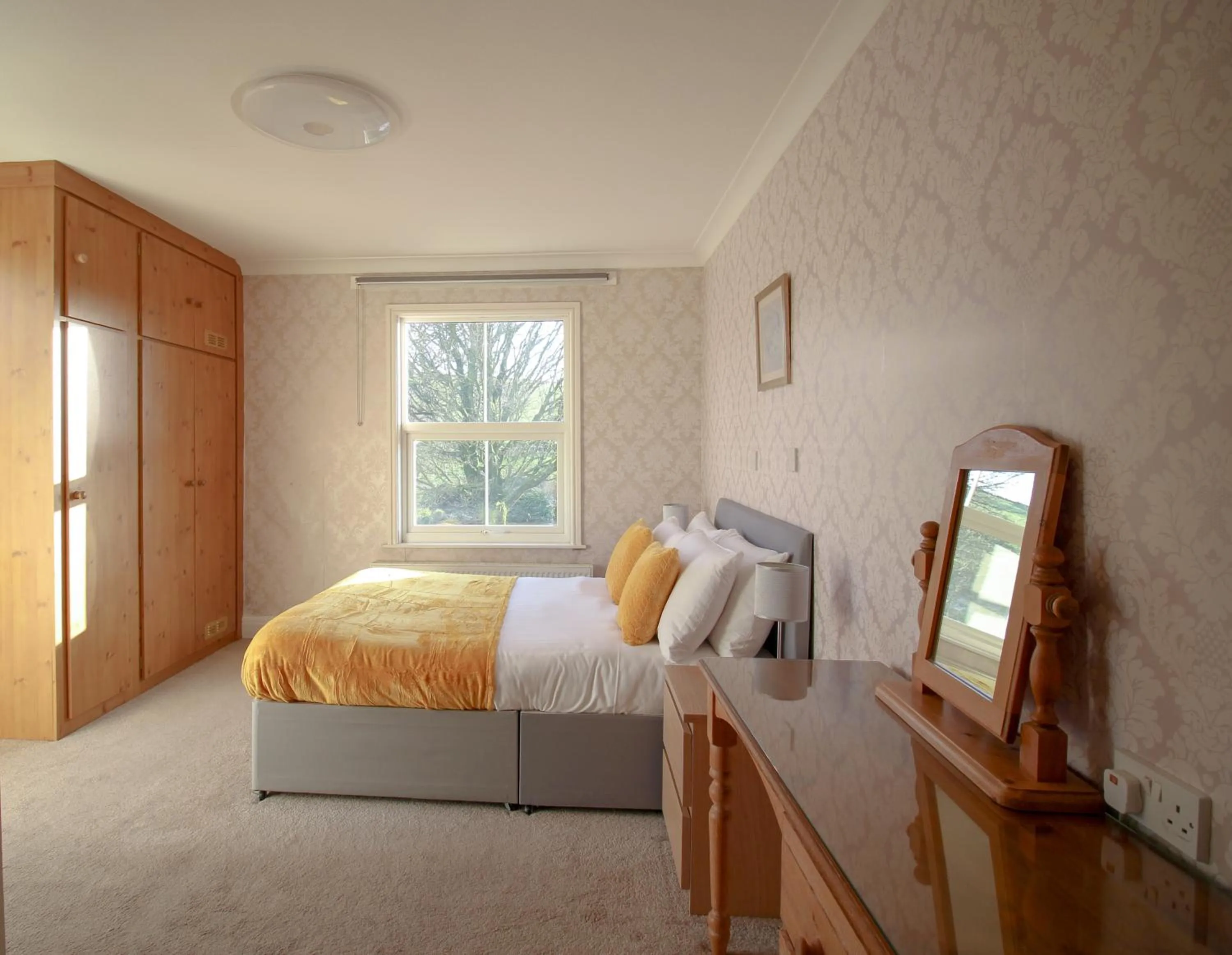 Bedroom, Bed in Newton House Hotel