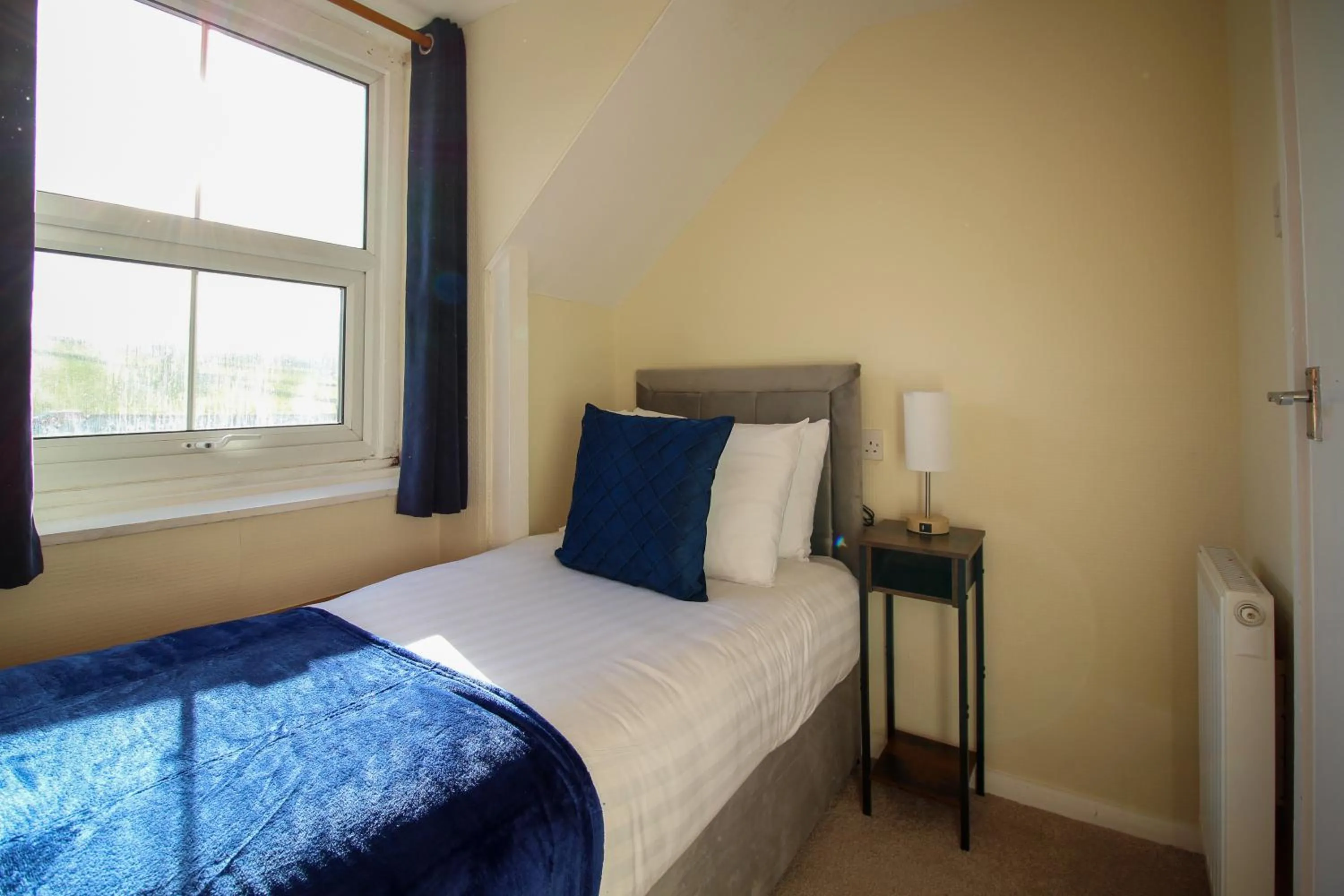 Bedroom, Bed in Newton House Hotel