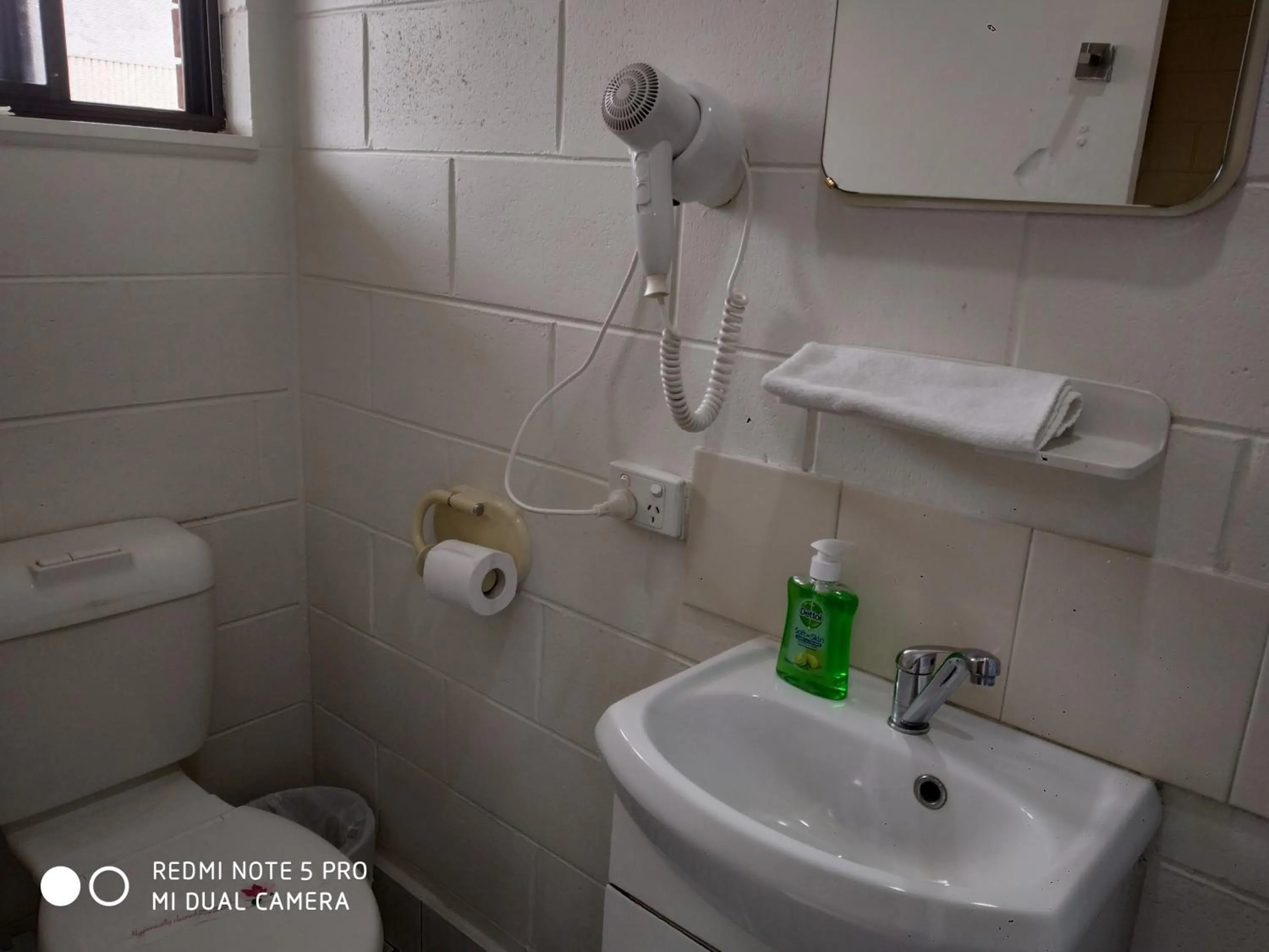 Bathroom in Albury Central Motel