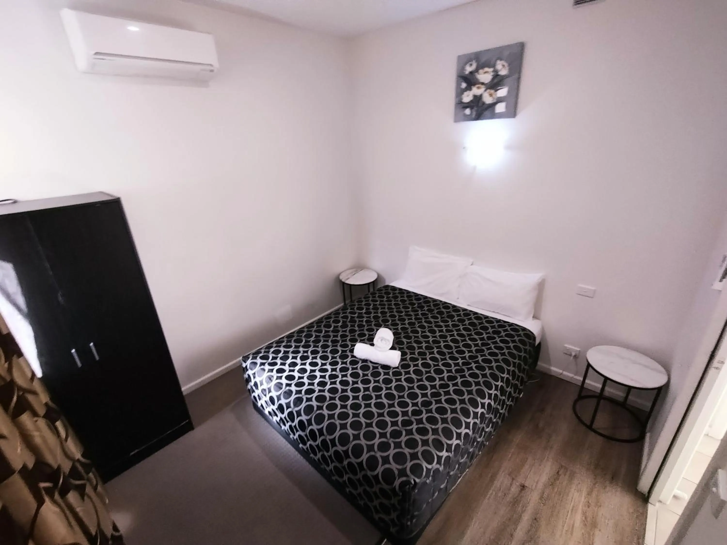 Bed in Albury Central Motel