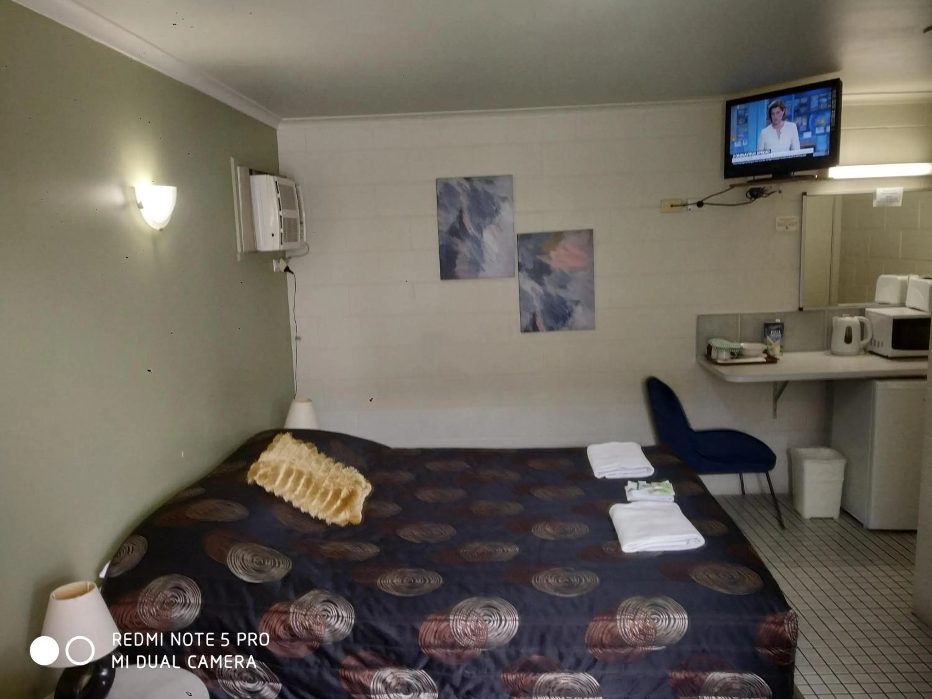 Bed in Albury Central Motel