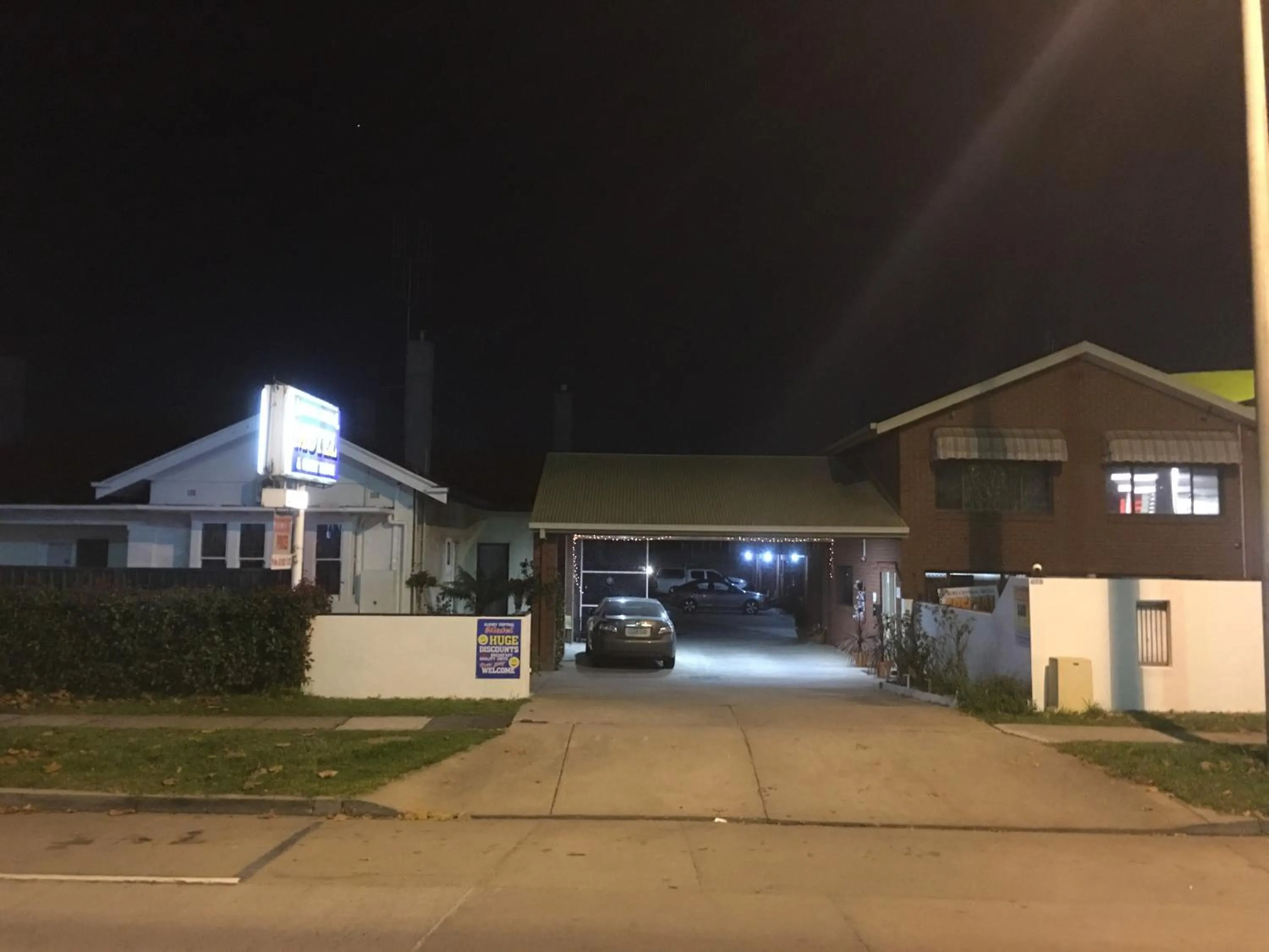 Facade/entrance in Albury Central Motel