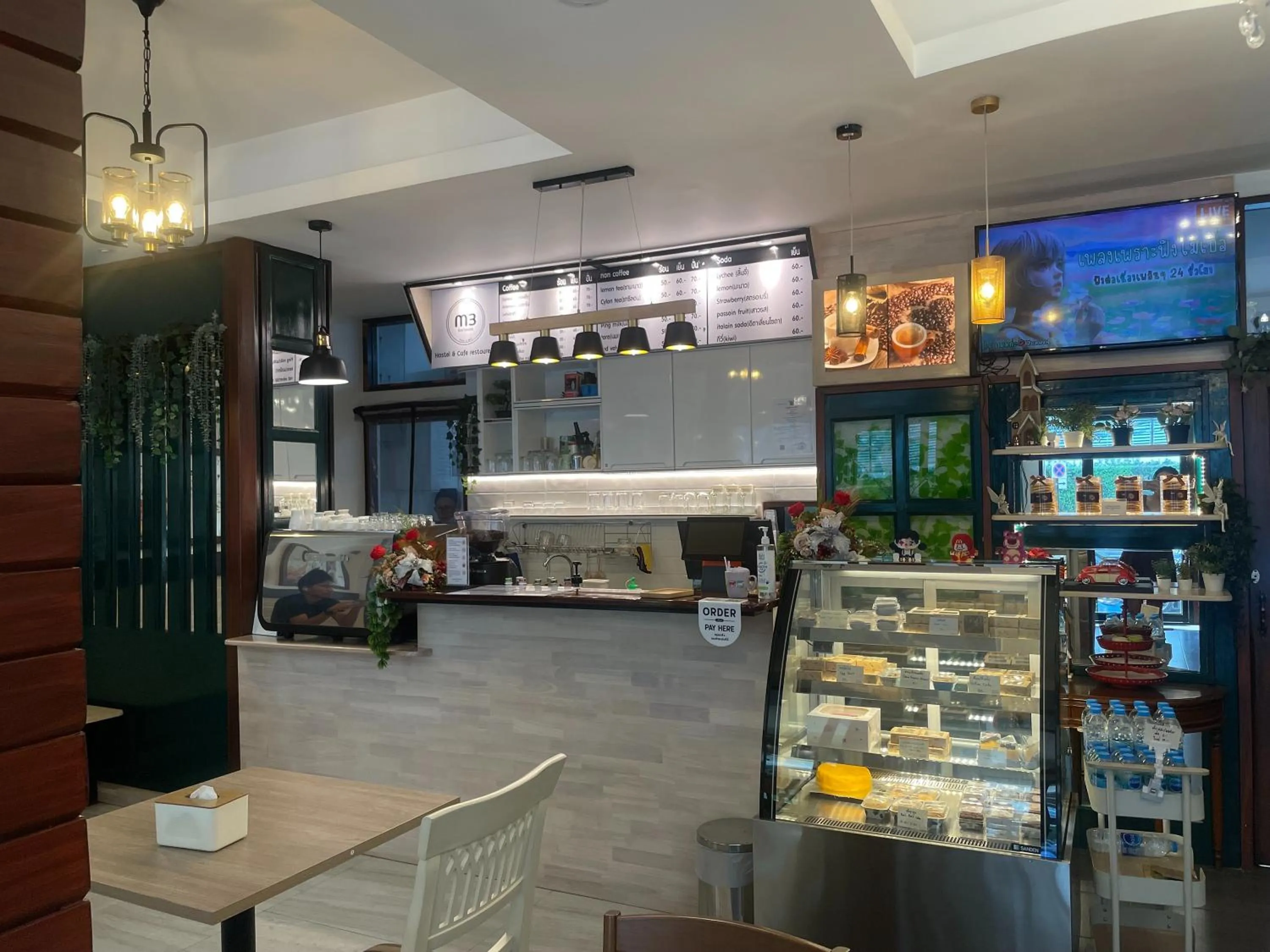 Restaurant/places to eat in M3 Bangkok Bake & Bed