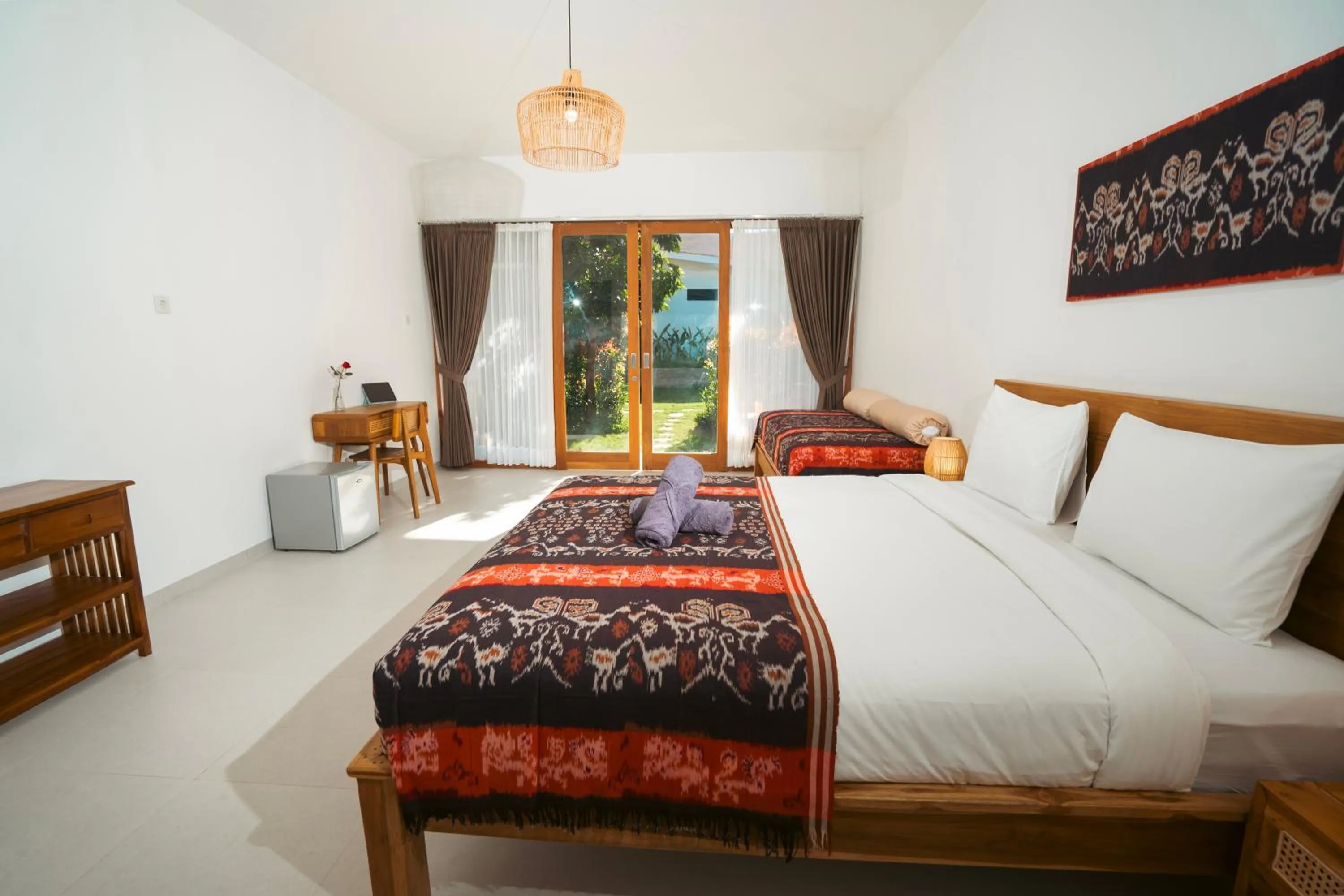 Bed in Zena Surf Suite