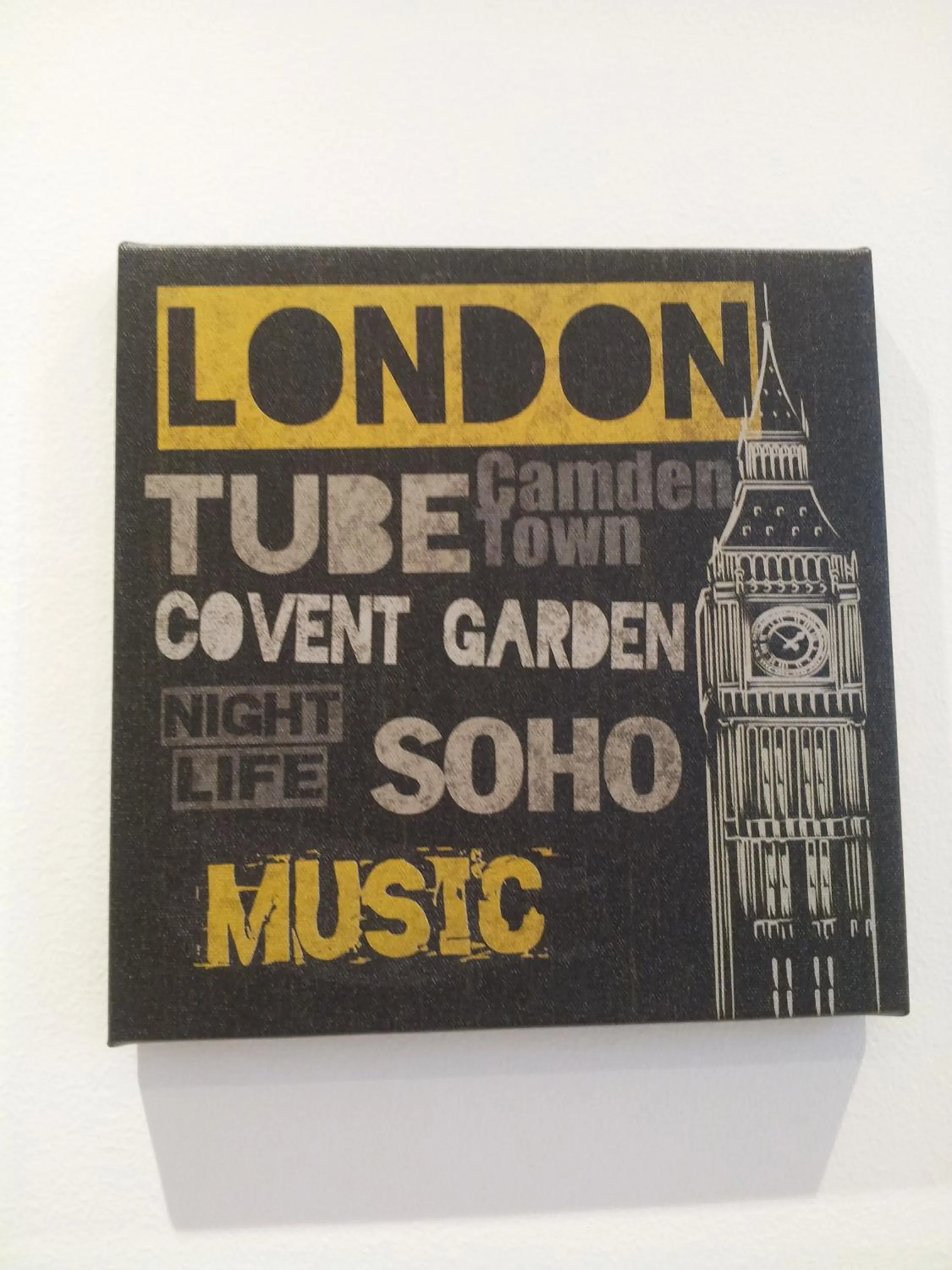 Decorative detail in Residenza Piazza Moro