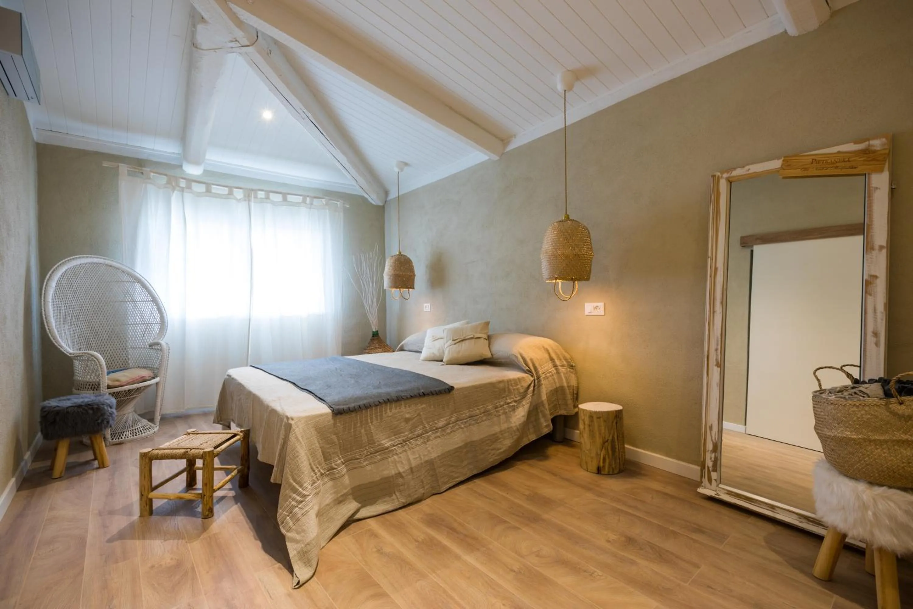 Bedroom, Bed in MORF suites