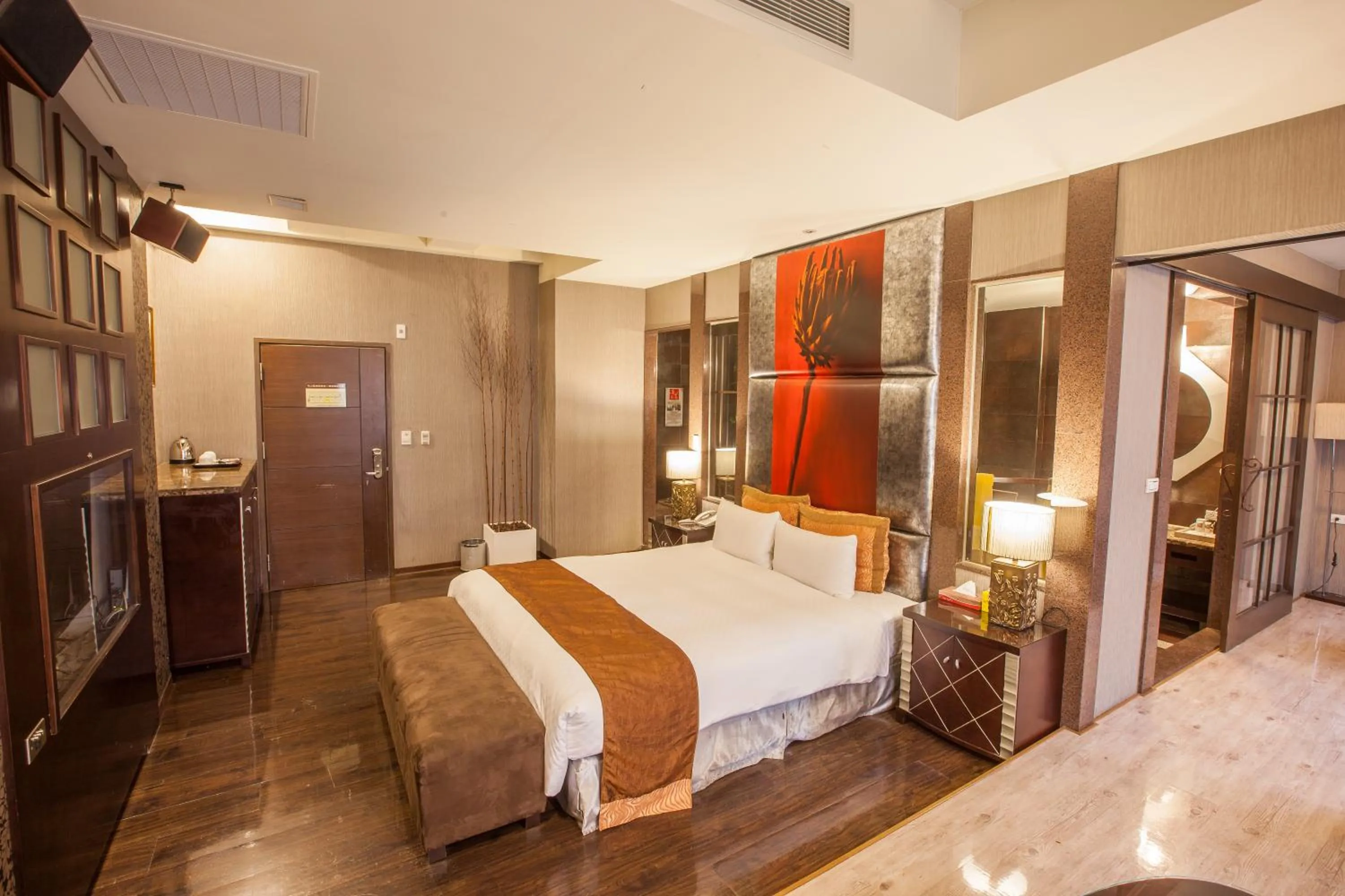 TV and multimedia, Bed in Spring Breeze Hotel