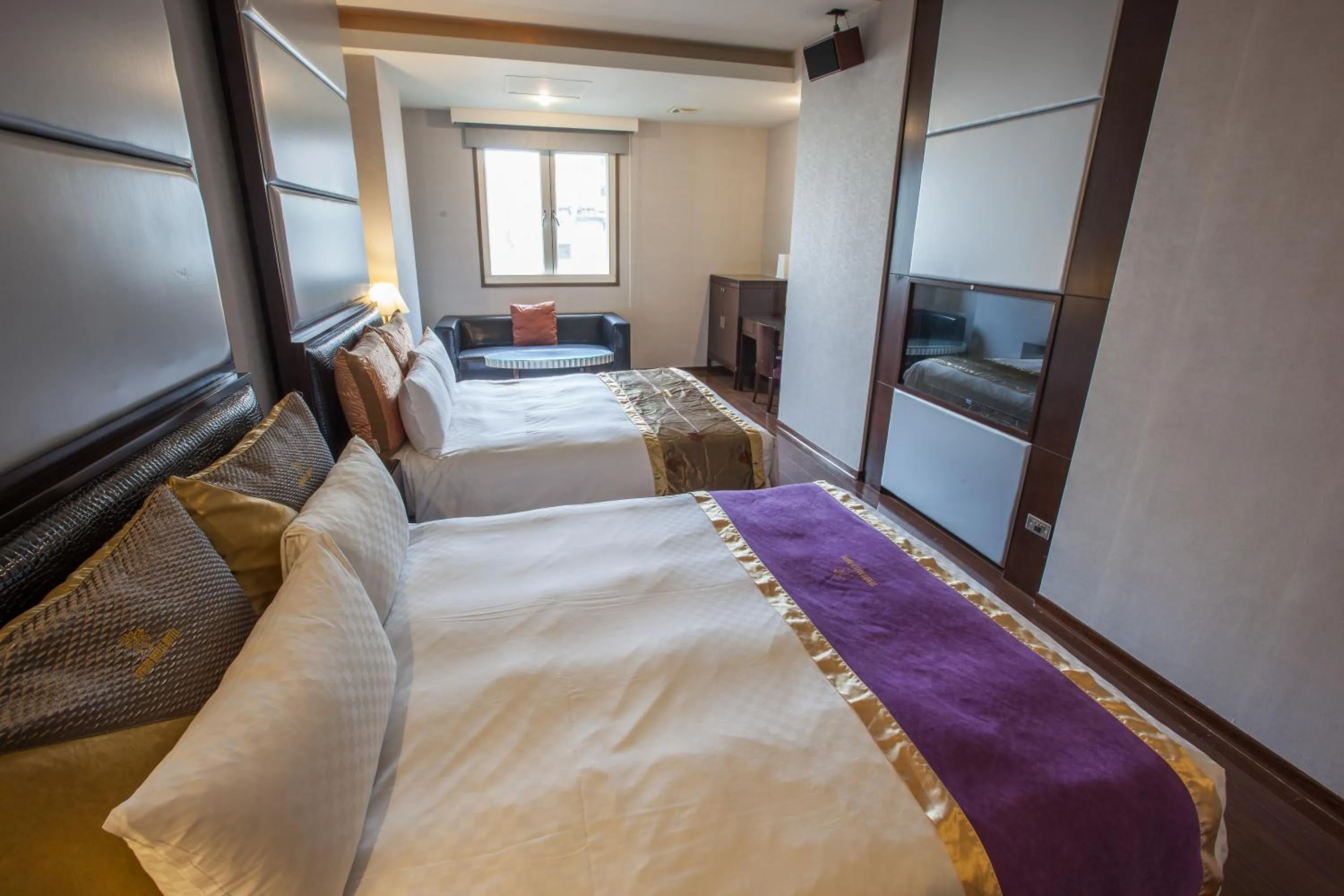 bunk bed, Bed in Spring Breeze Hotel