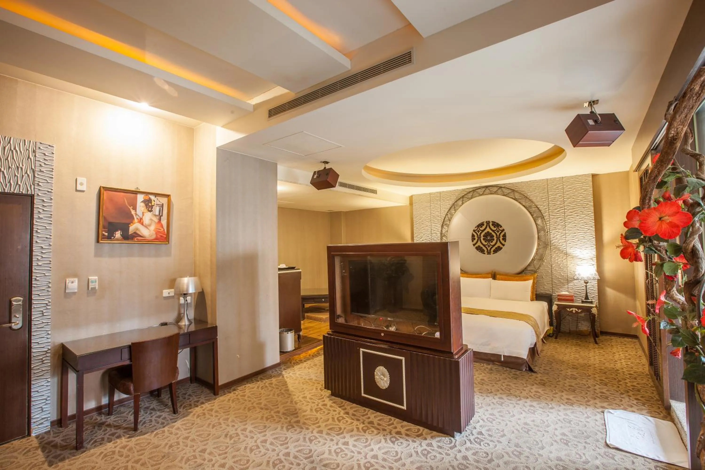 TV and multimedia, Bed in Spring Breeze Hotel