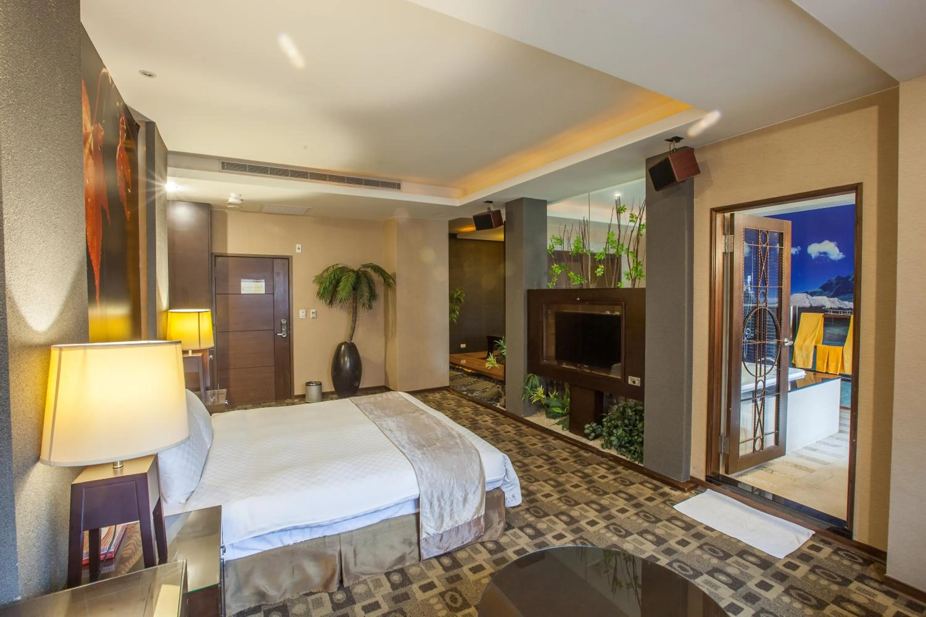 TV and multimedia, Bed in Spring Breeze Hotel