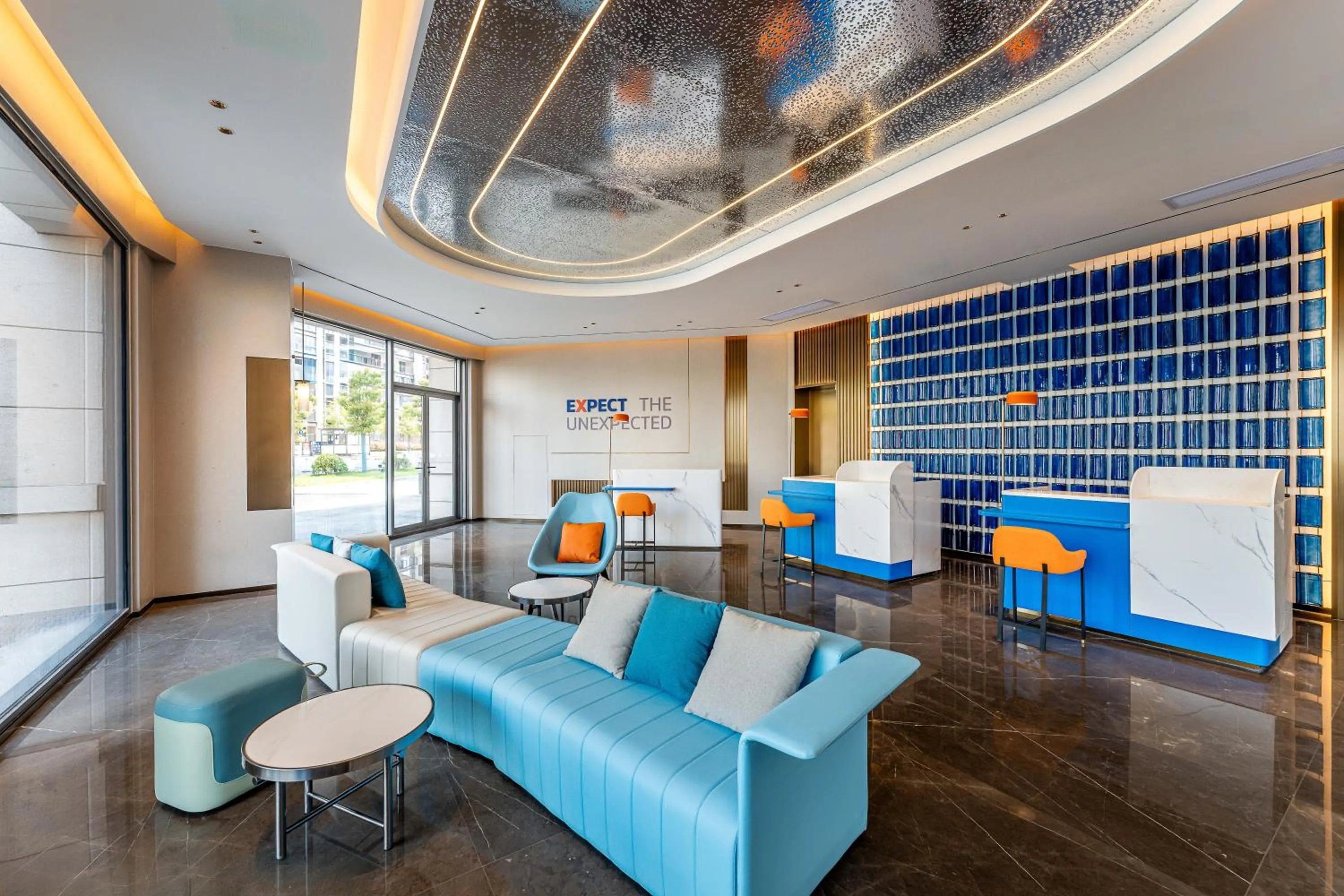 Lobby or reception in Holiday Inn Express Shangrao Railway Station by IHG