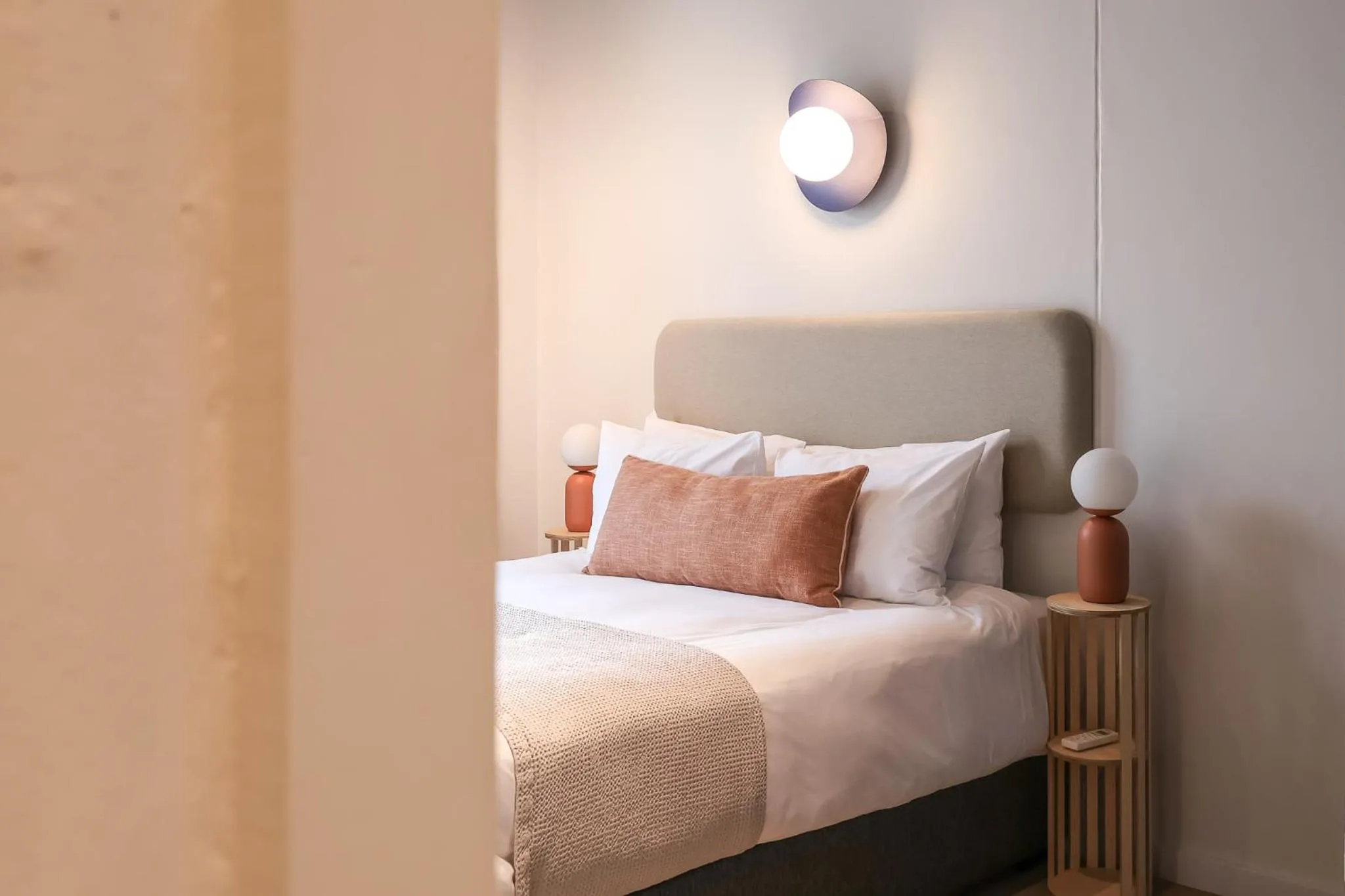 One-Bedroom Apartment in THREE43 ON B - Fluent Serviced Apartments