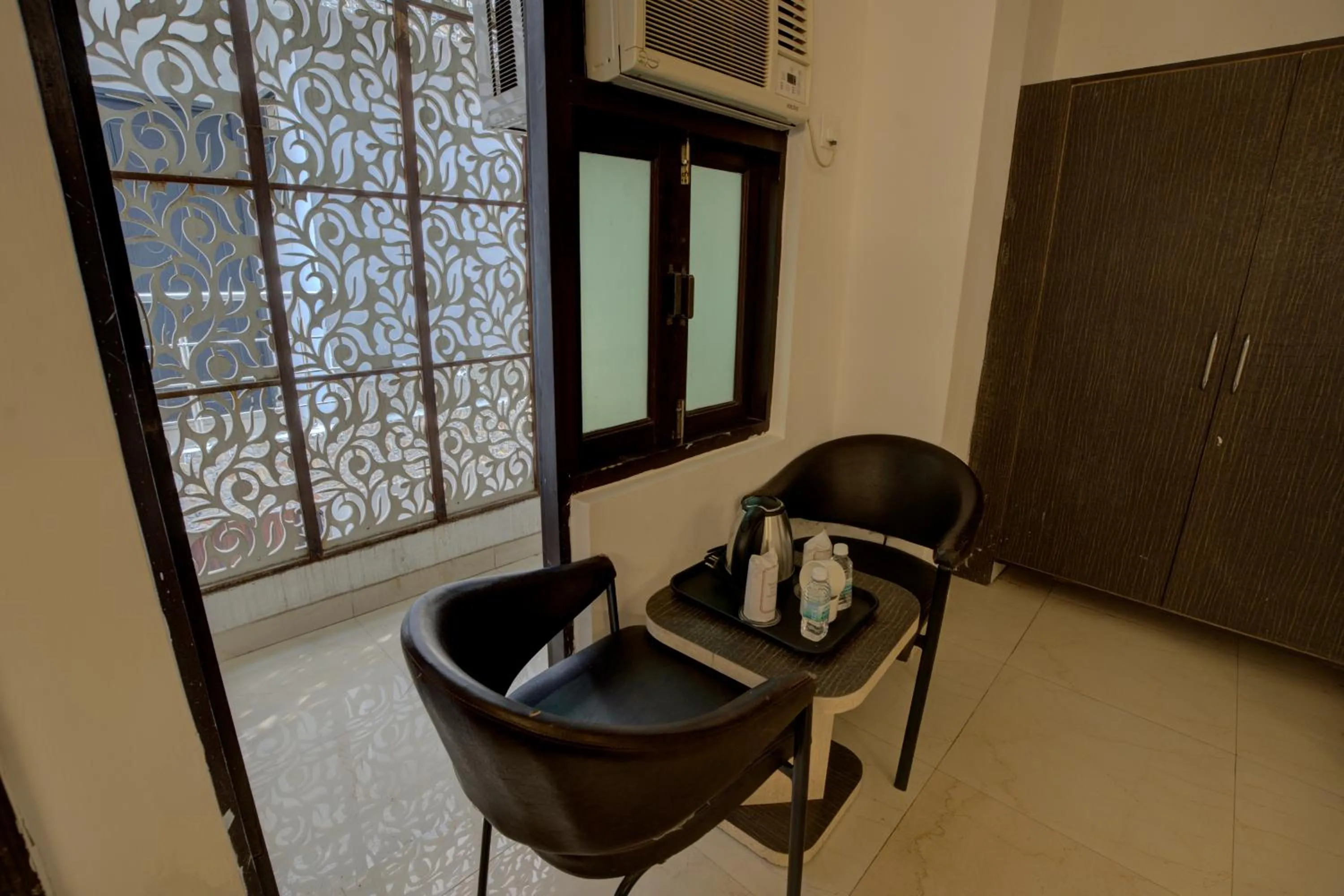 Seating area in Hotel Dolphin at Delhi Airport