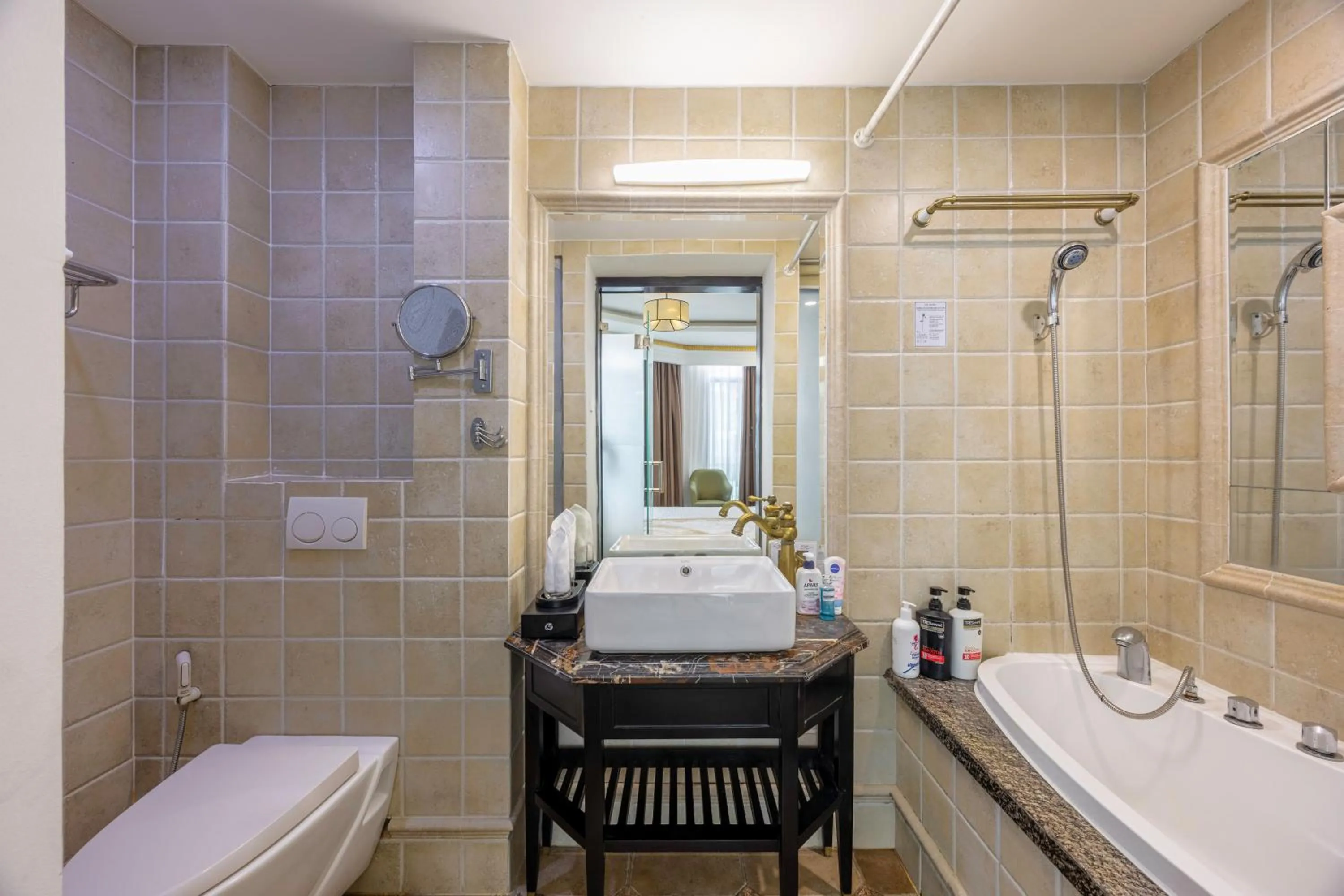 A25 Hotel - 06 Trương Định