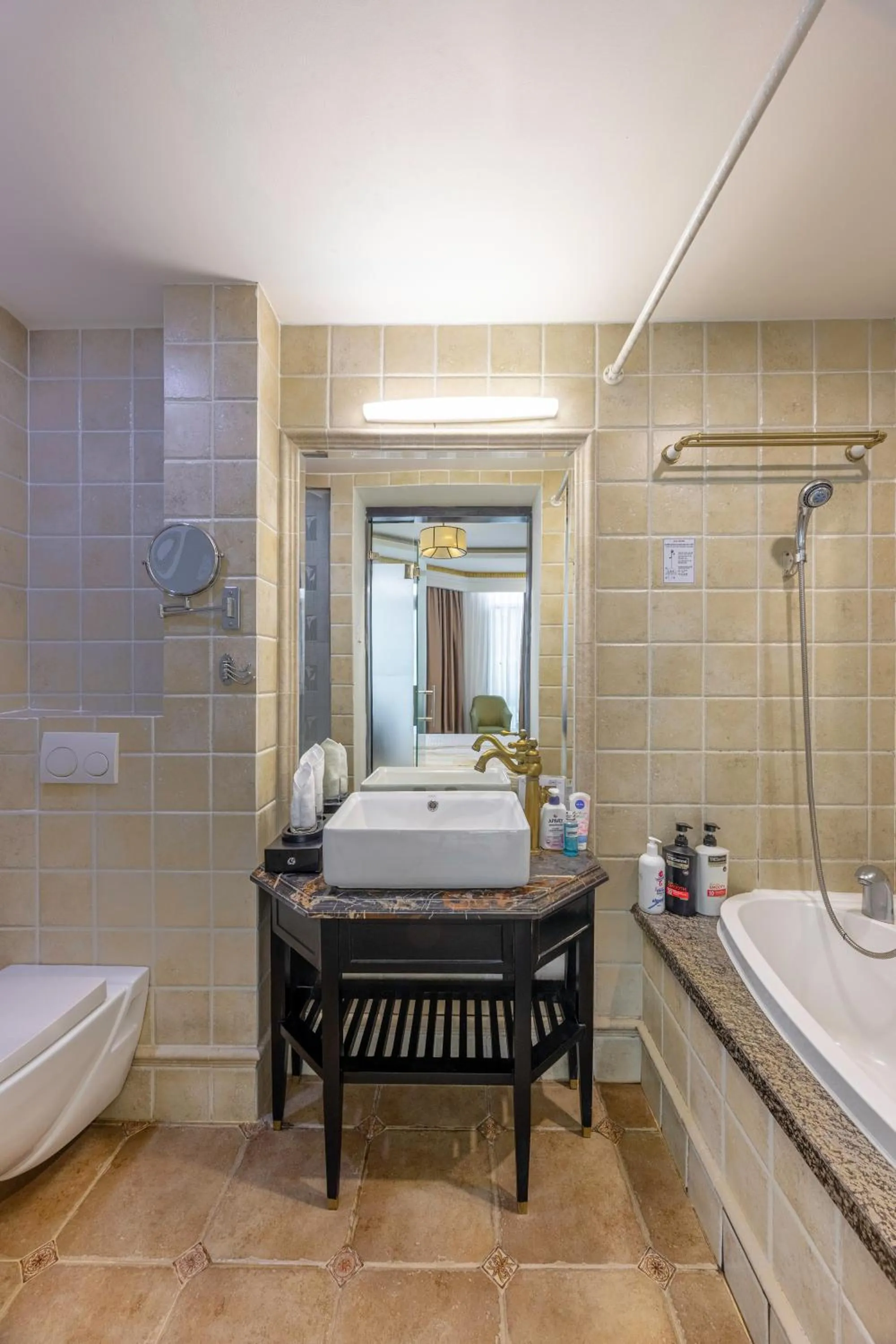 A25 Hotel - 06 Trương Định