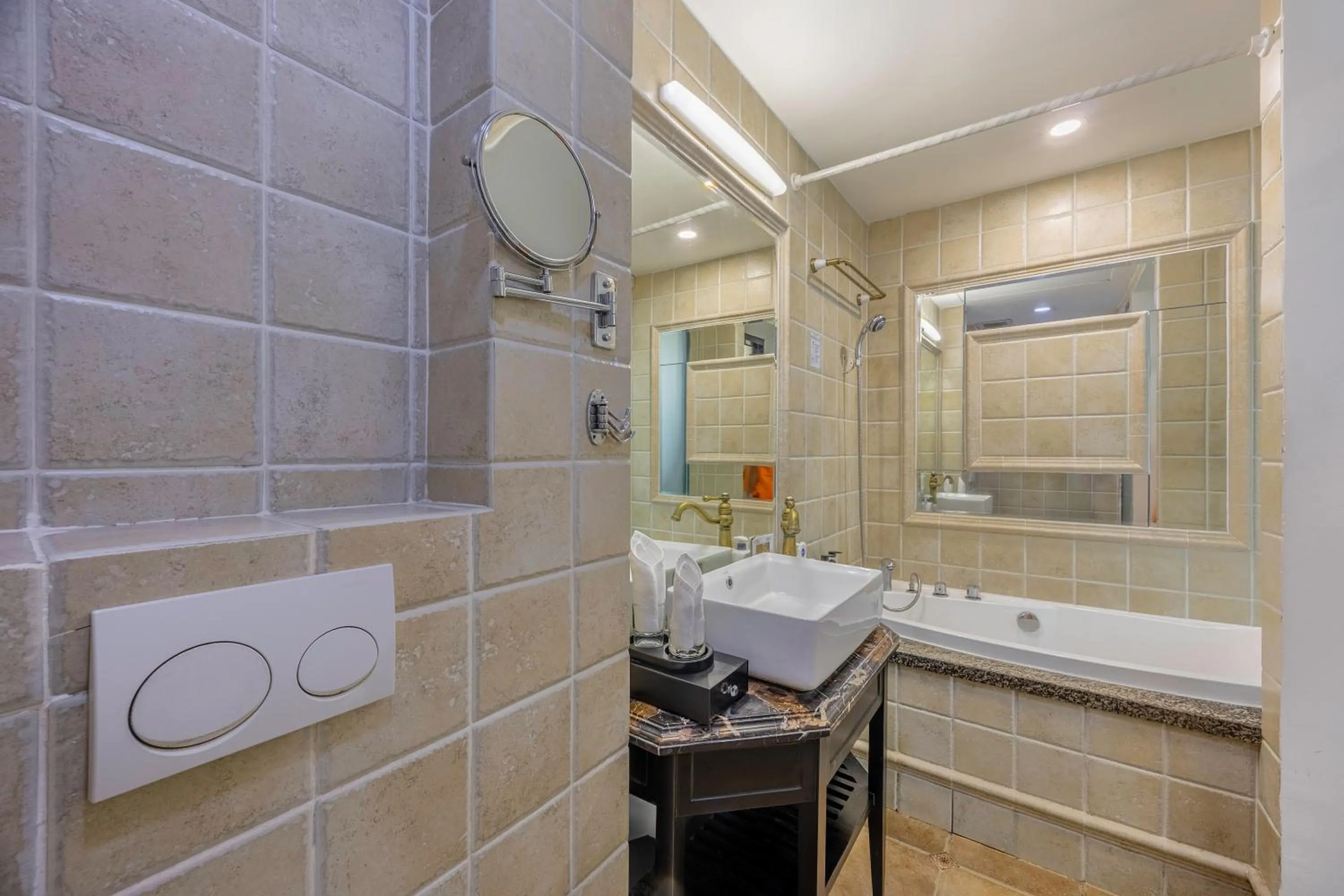 A25 Hotel - 06 Trương Định