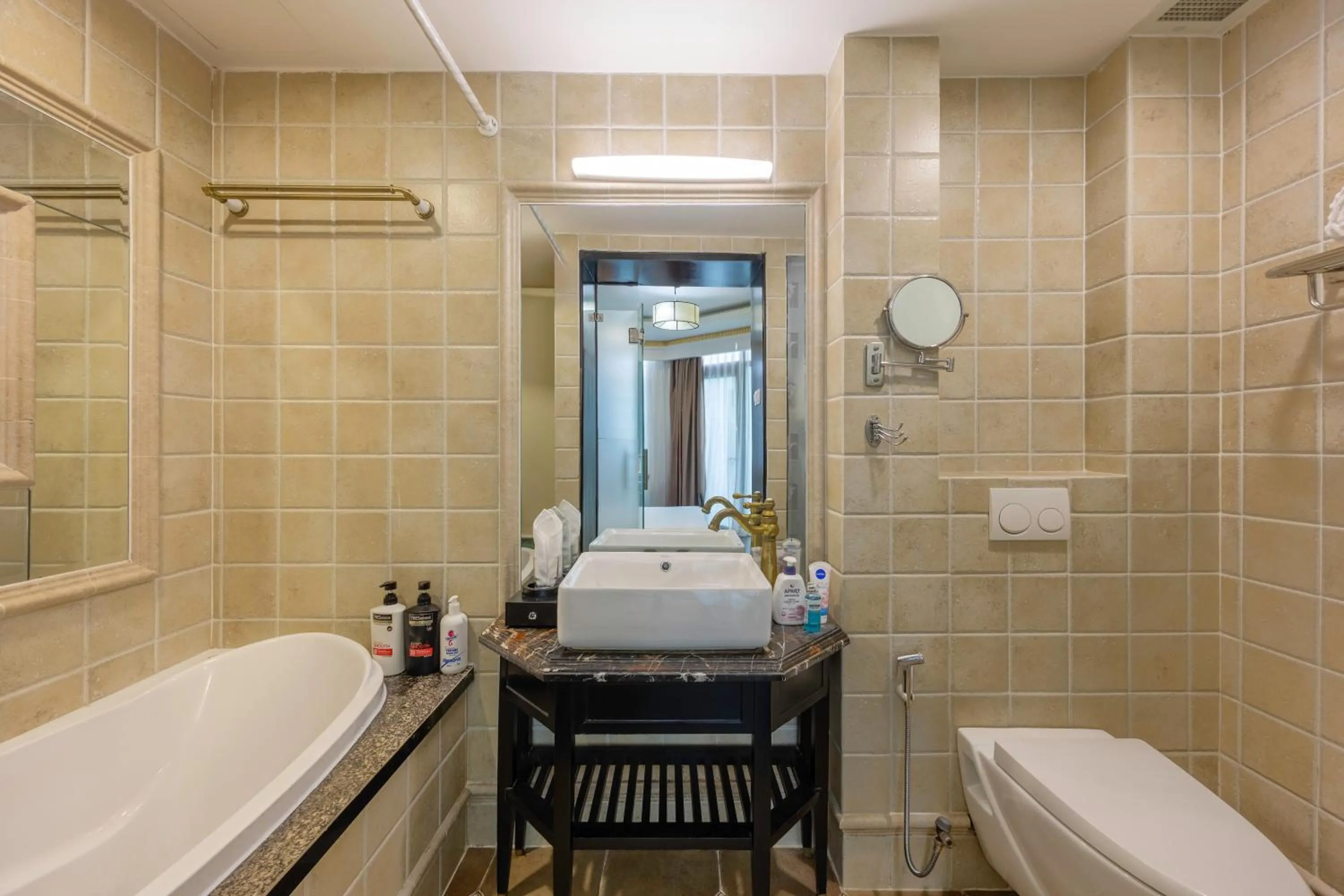 A25 Hotel - 06 Trương Định