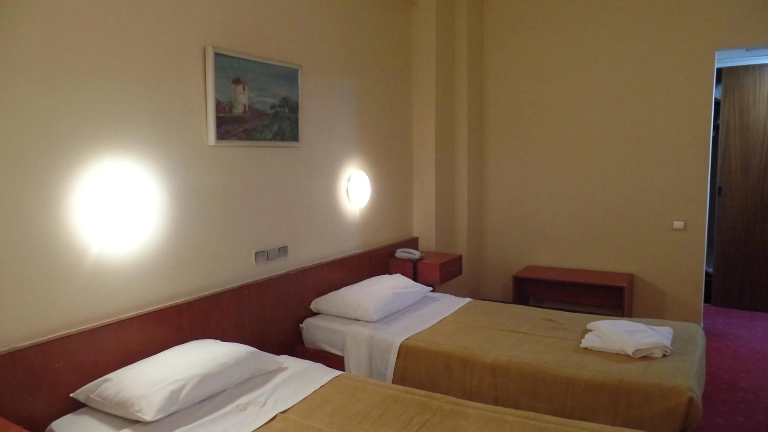 Day, Bed in Cavo D' Oro