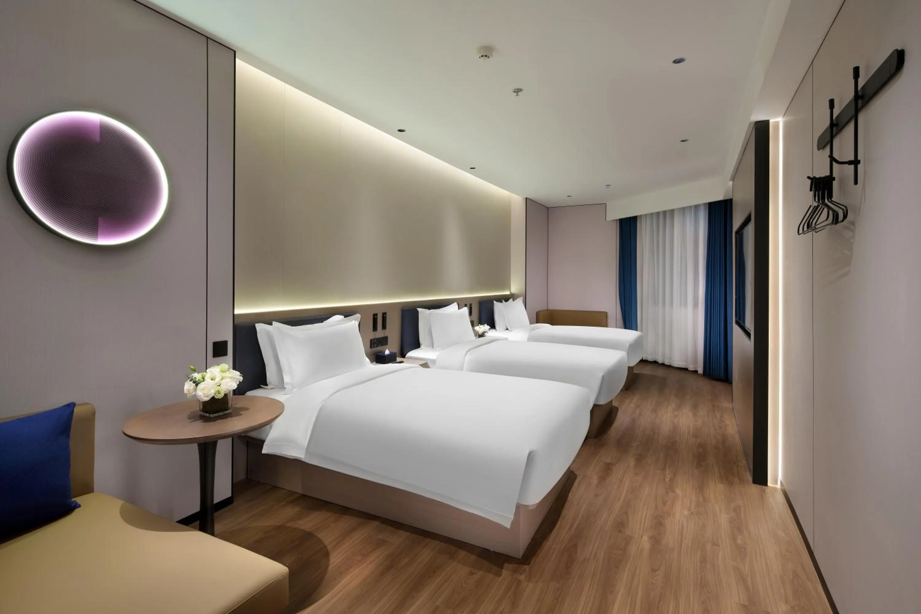 Photo of the whole room, Bed in Jinglai Zhenxuan Shanghai Tongji Hospital Xincun Road Subway Station Hotel