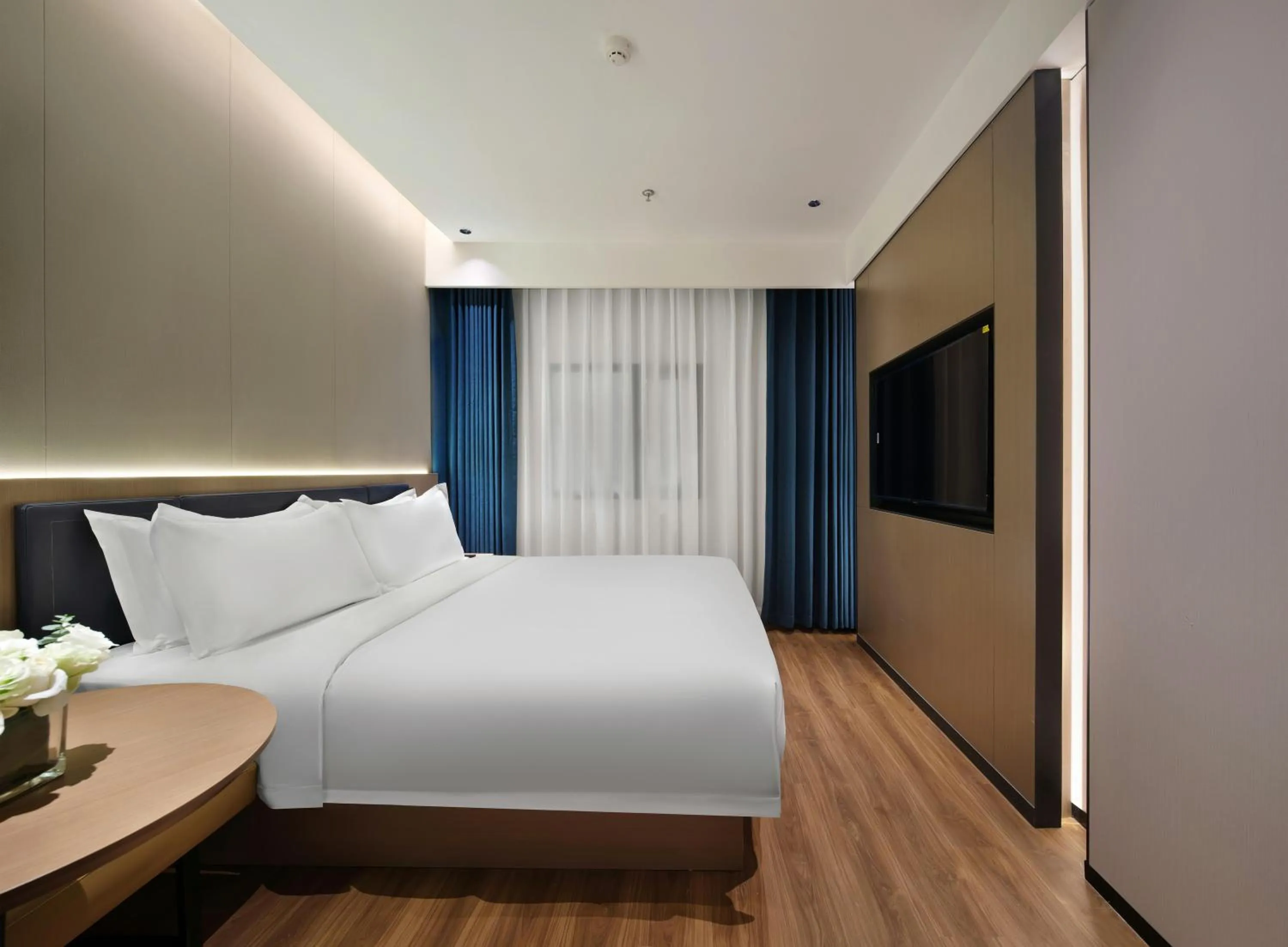 Bedroom, Bed in Jinglai Zhenxuan Shanghai Tongji Hospital Xincun Road Subway Station Hotel