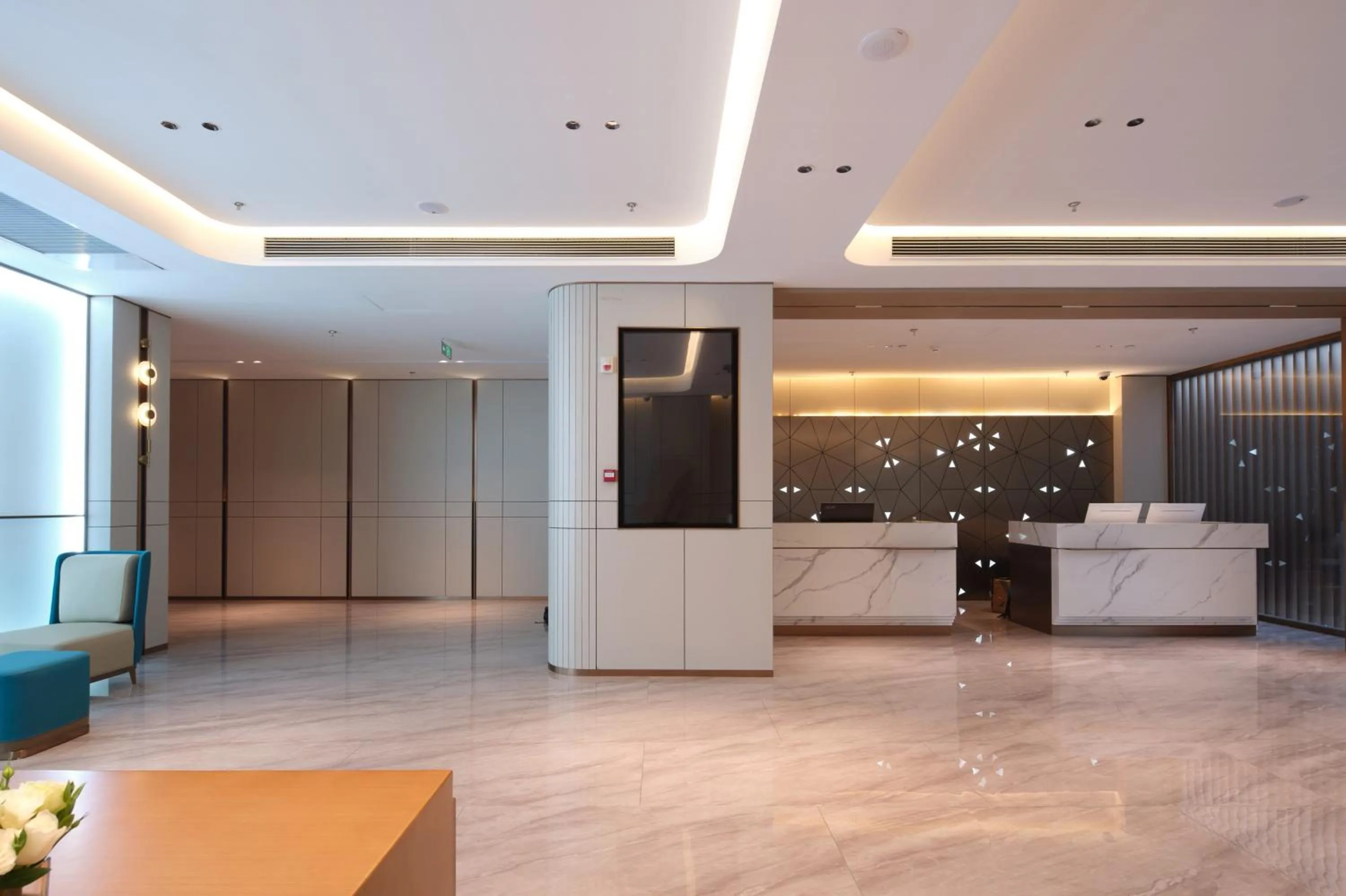 Lobby or reception in Jinglai Zhenxuan Shanghai Tongji Hospital Xincun Road Subway Station Hotel