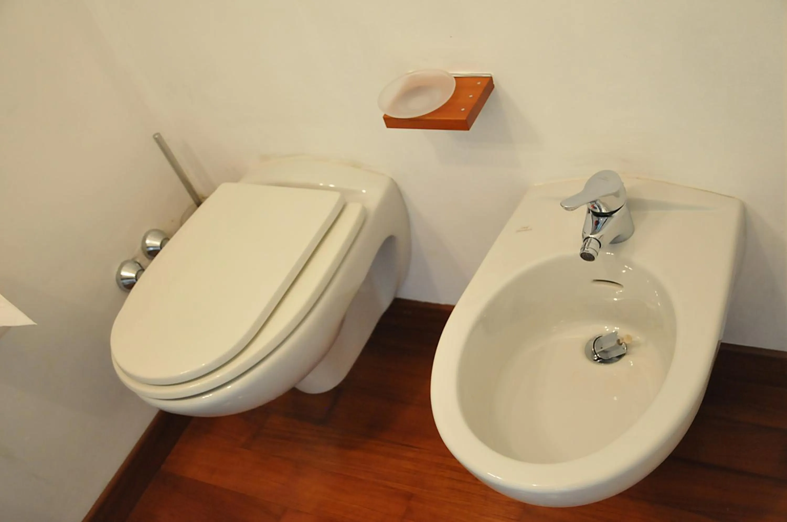 Toilet in Asso Bed & Breakfast