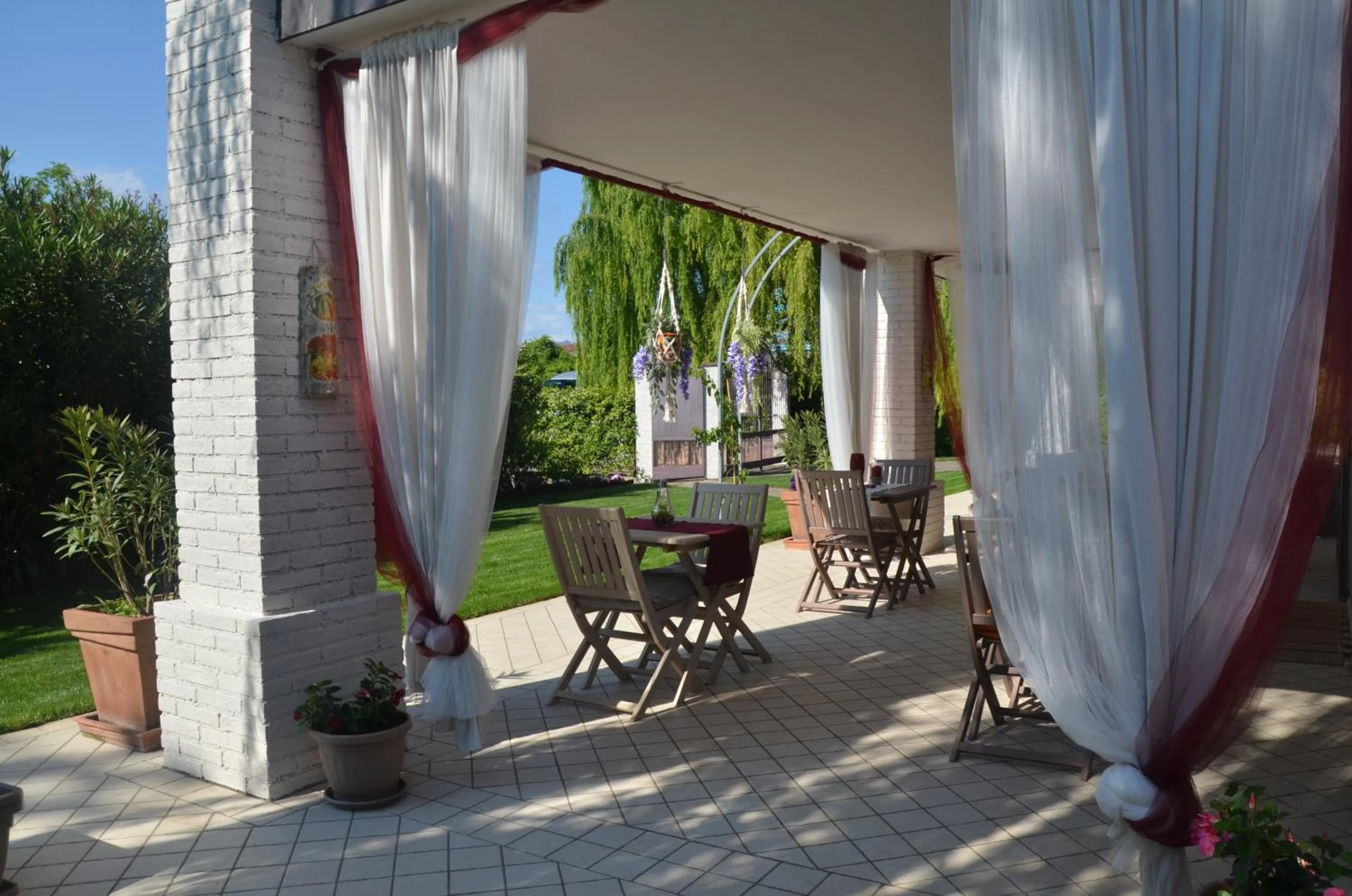 Patio in Asso Bed & Breakfast